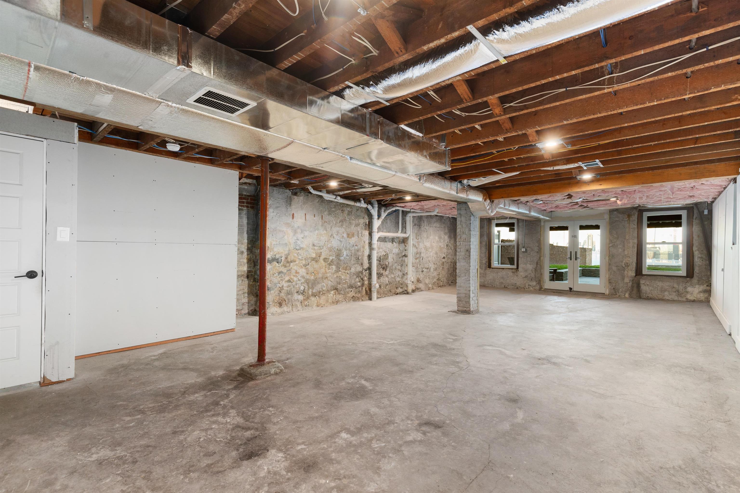 412 GREGORY AVE Unit: 1