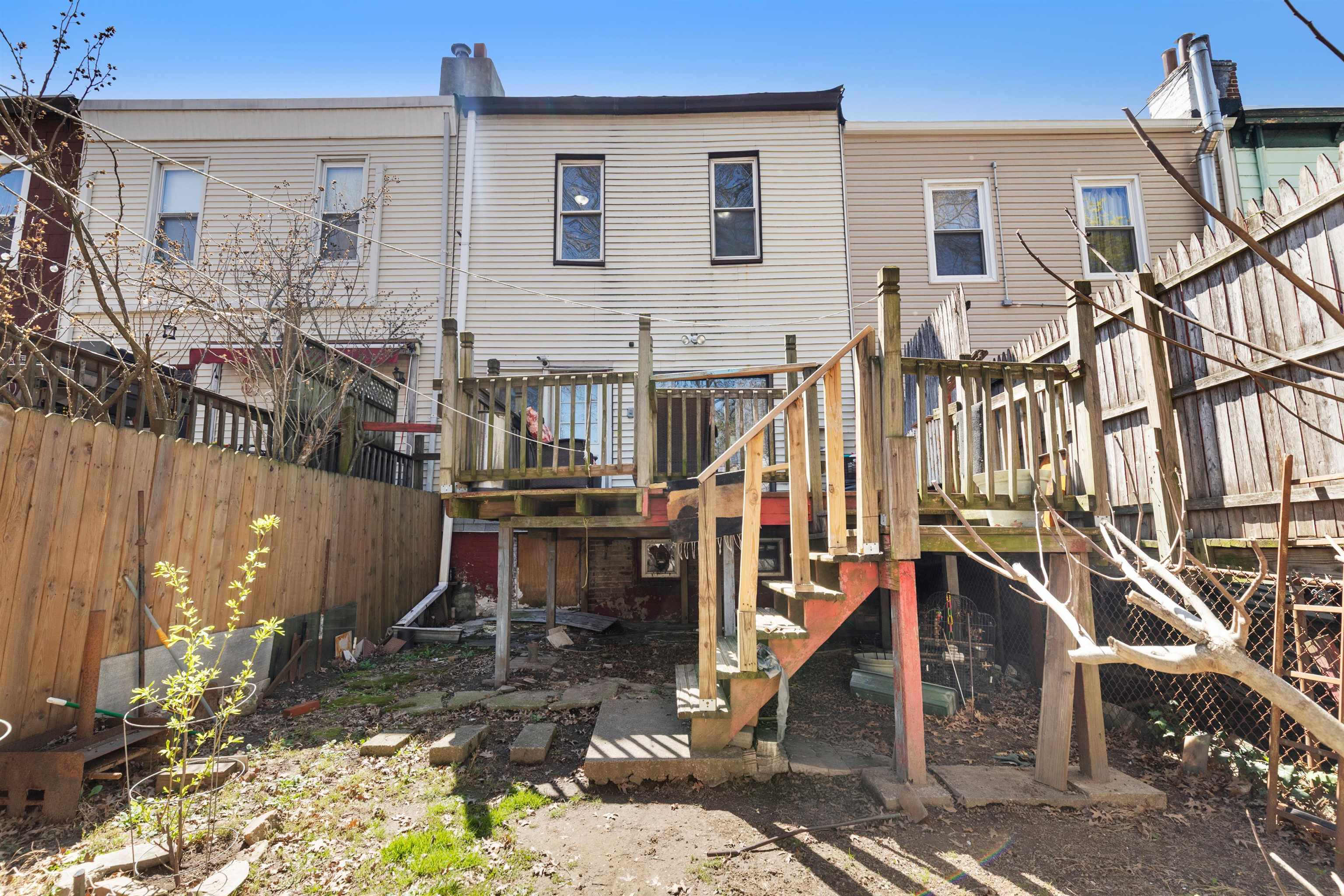 76 BEACH ST