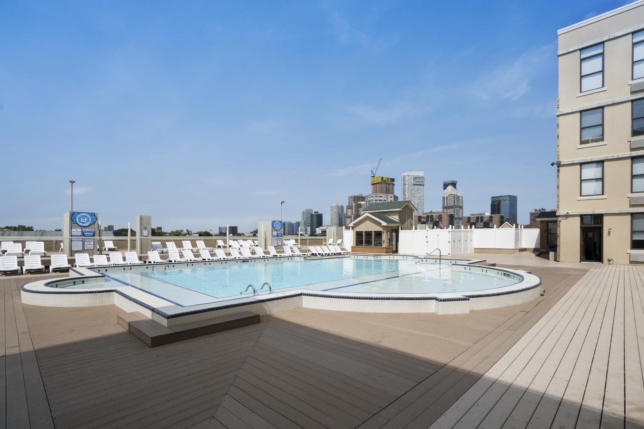 10 REGENT ST Unit: 415