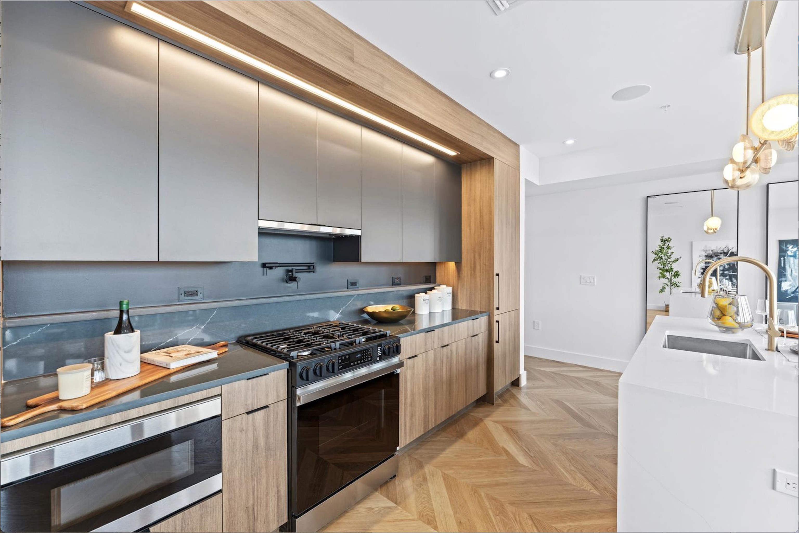 433 CENTRAL AVE Unit: Penthouse 5