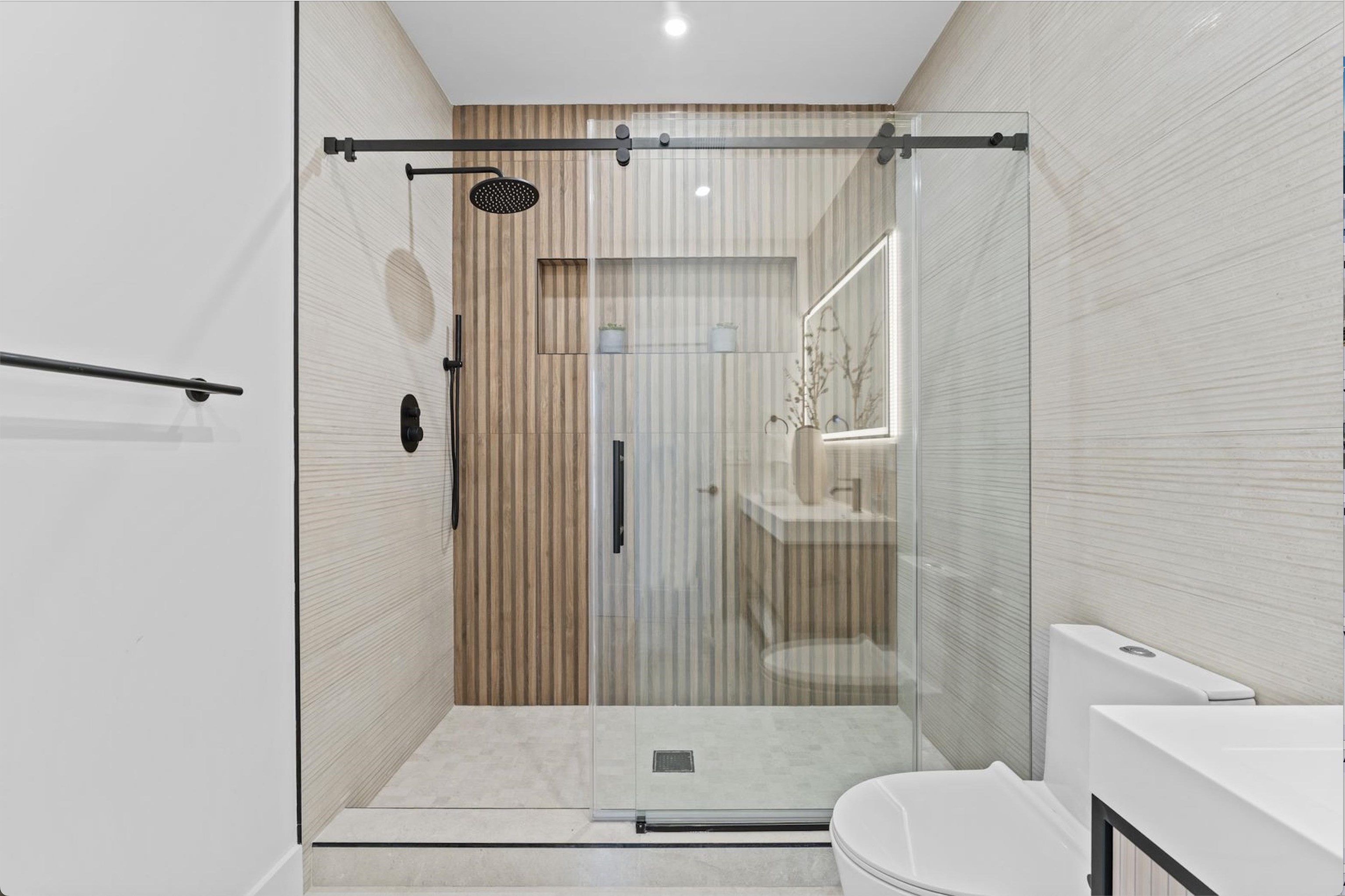 433 CENTRAL AVE Unit: Penthouse 5