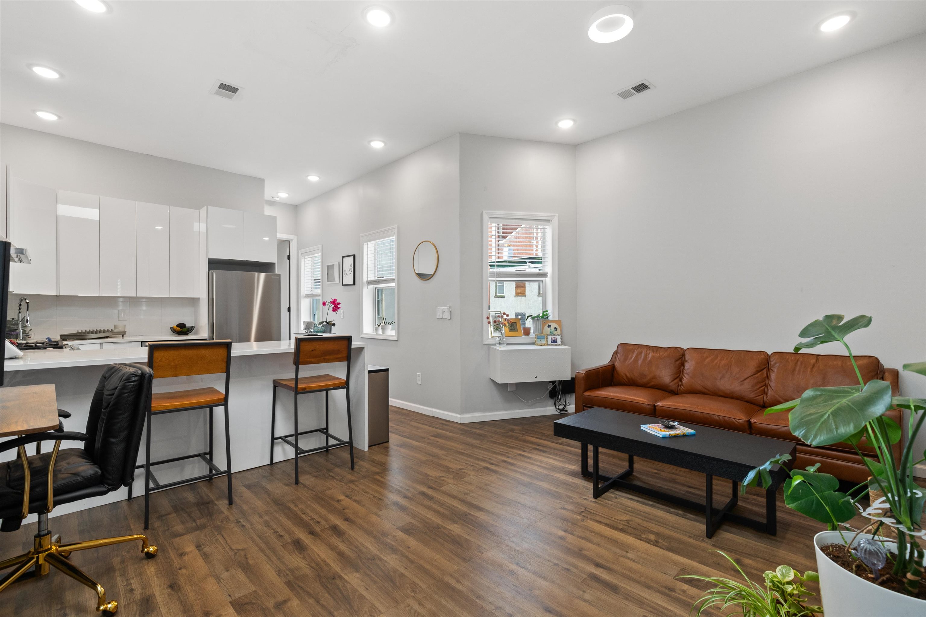 245 SUMMIT AVE