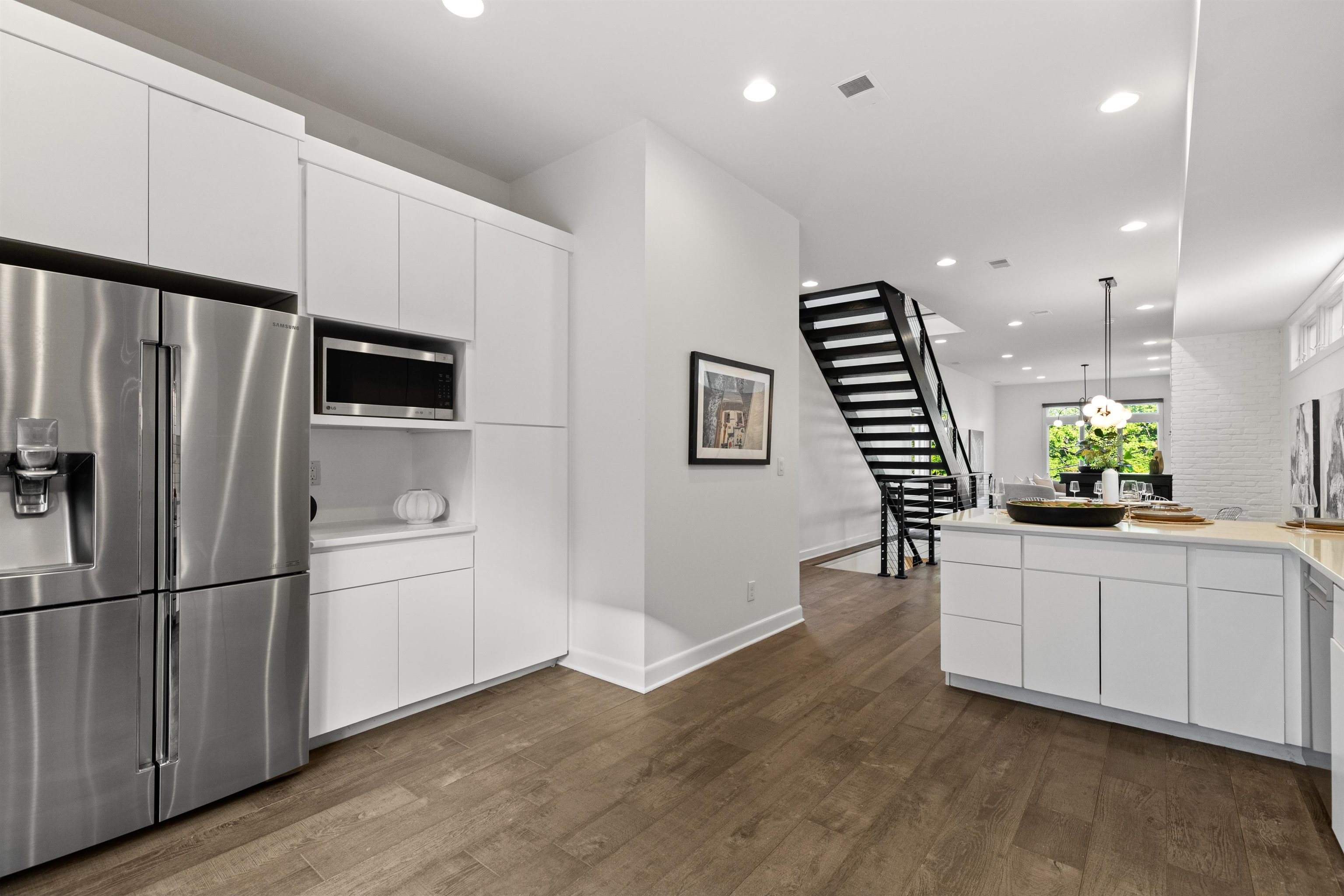 627 GREGORY AVE