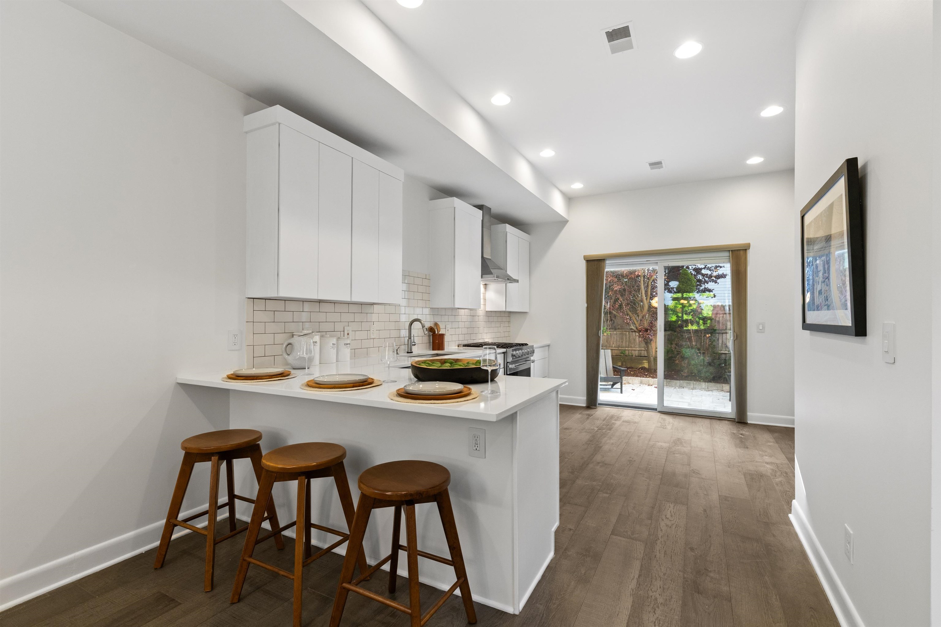 627 GREGORY AVE