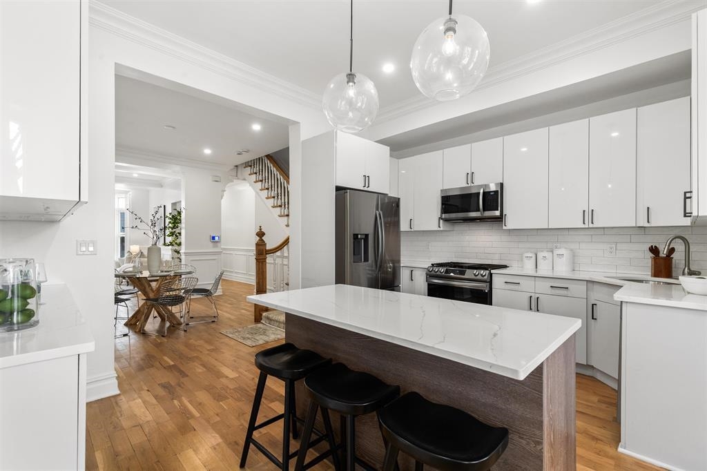 52 BRINKERHOFF ST