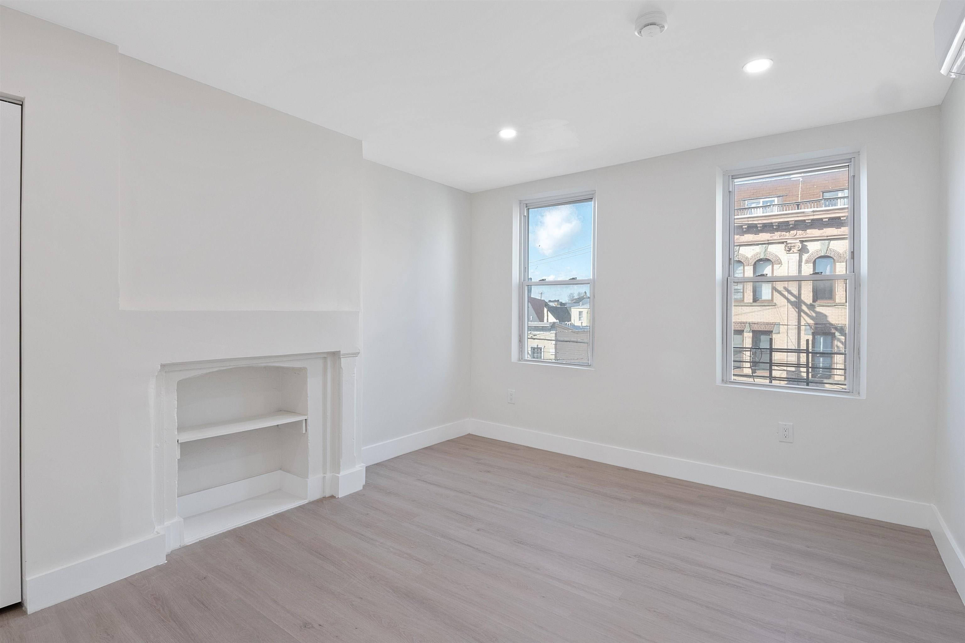 386 PALISADE AVE