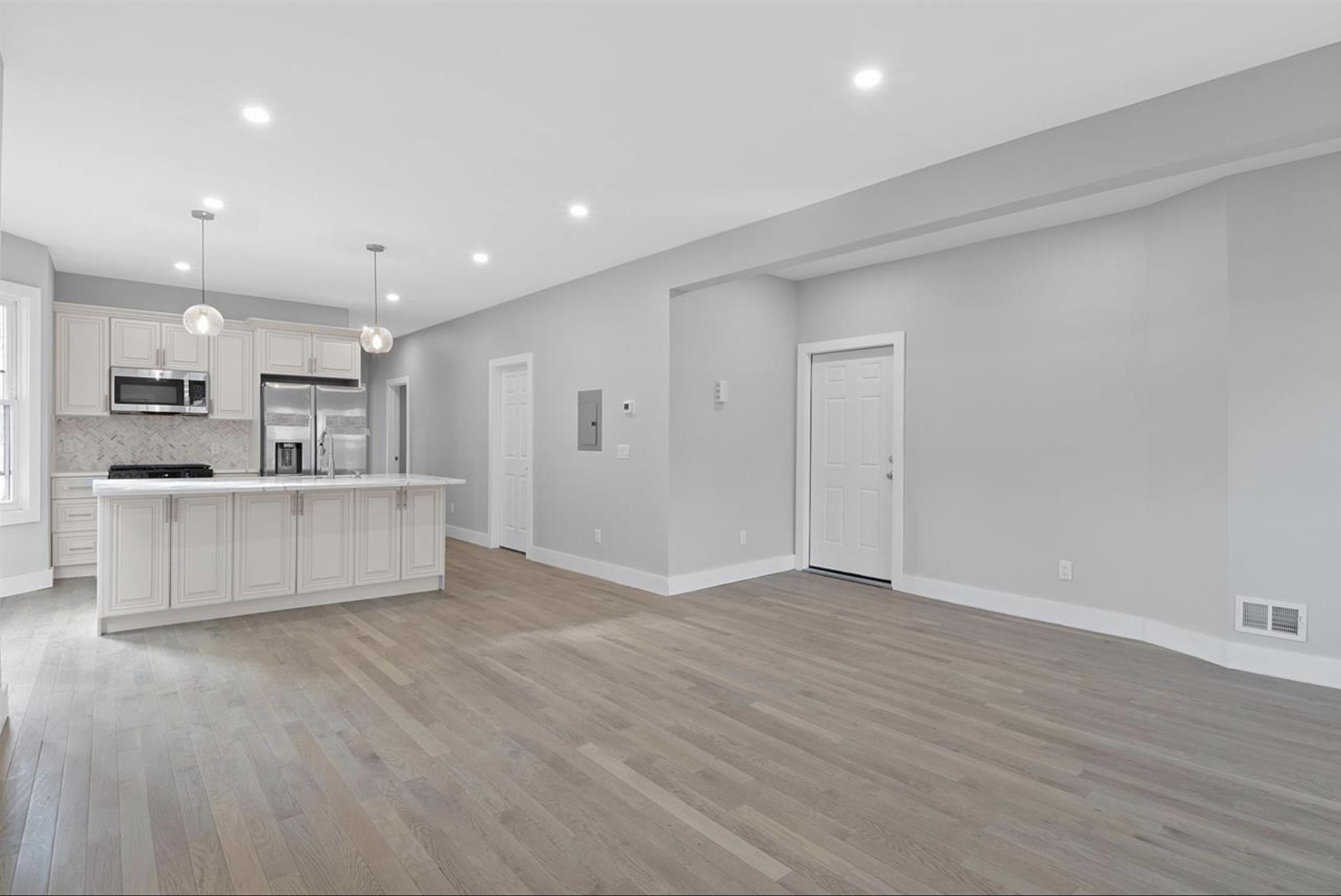 95 CLAREMONT AVE