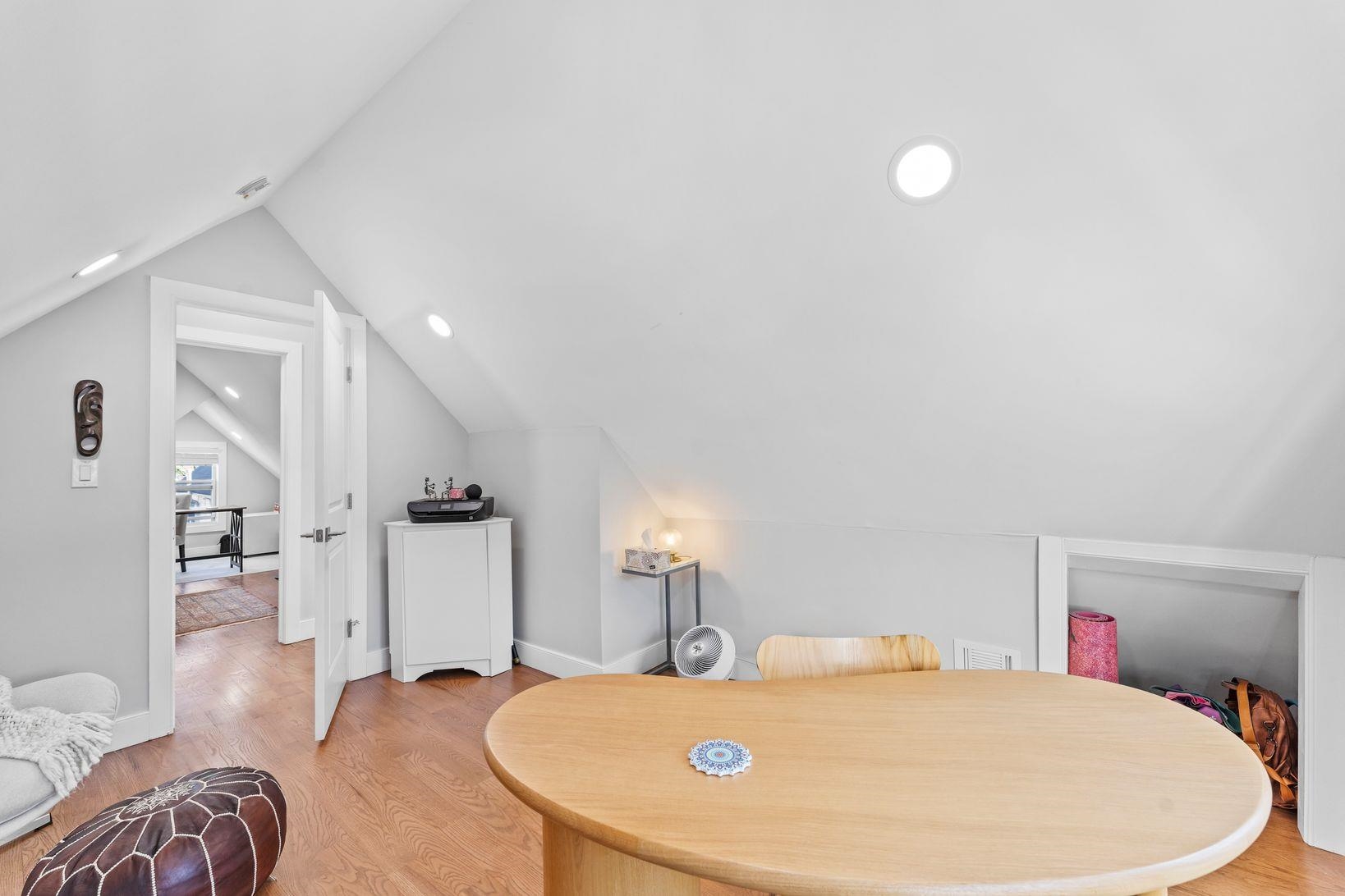 76 CONDICT ST