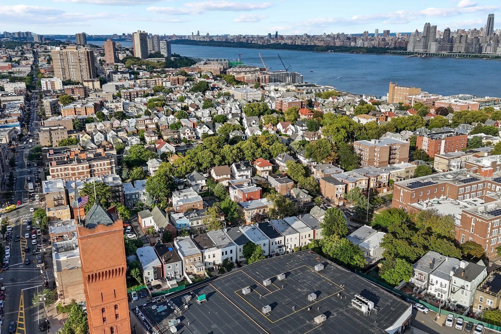 29-33 51ST ST Unit: B2