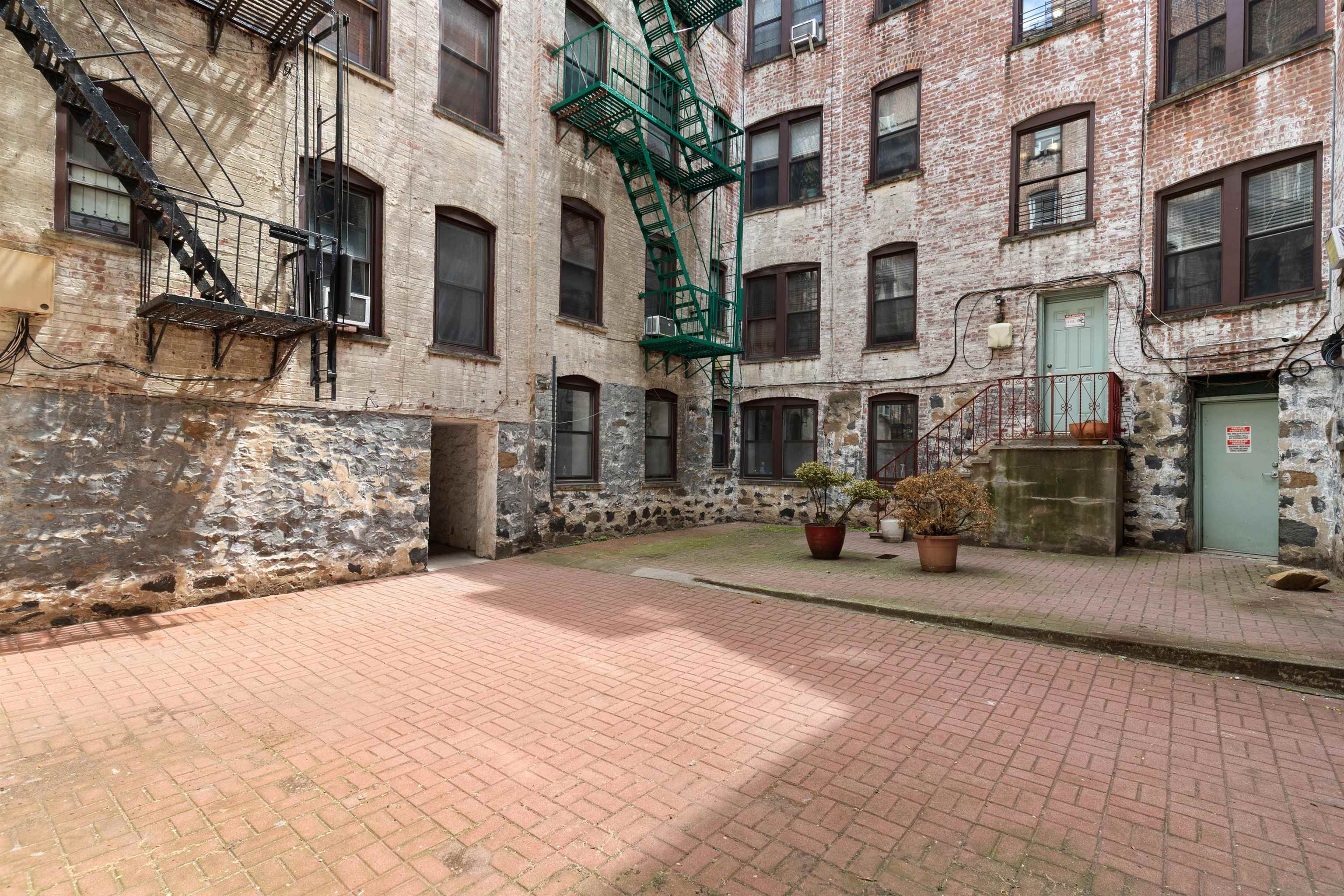 29-33 51ST ST Unit: B2
