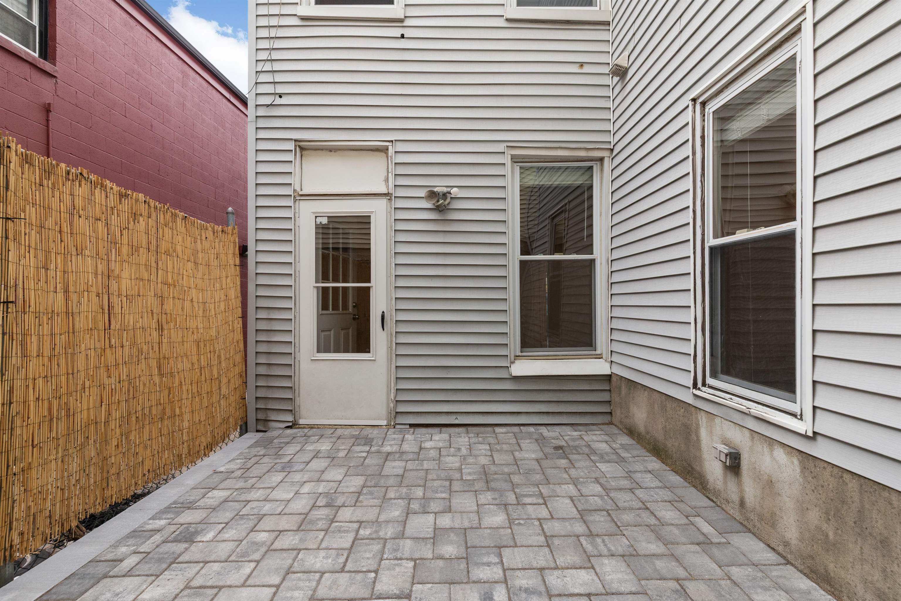 84 GRIFFITH ST Unit: #1