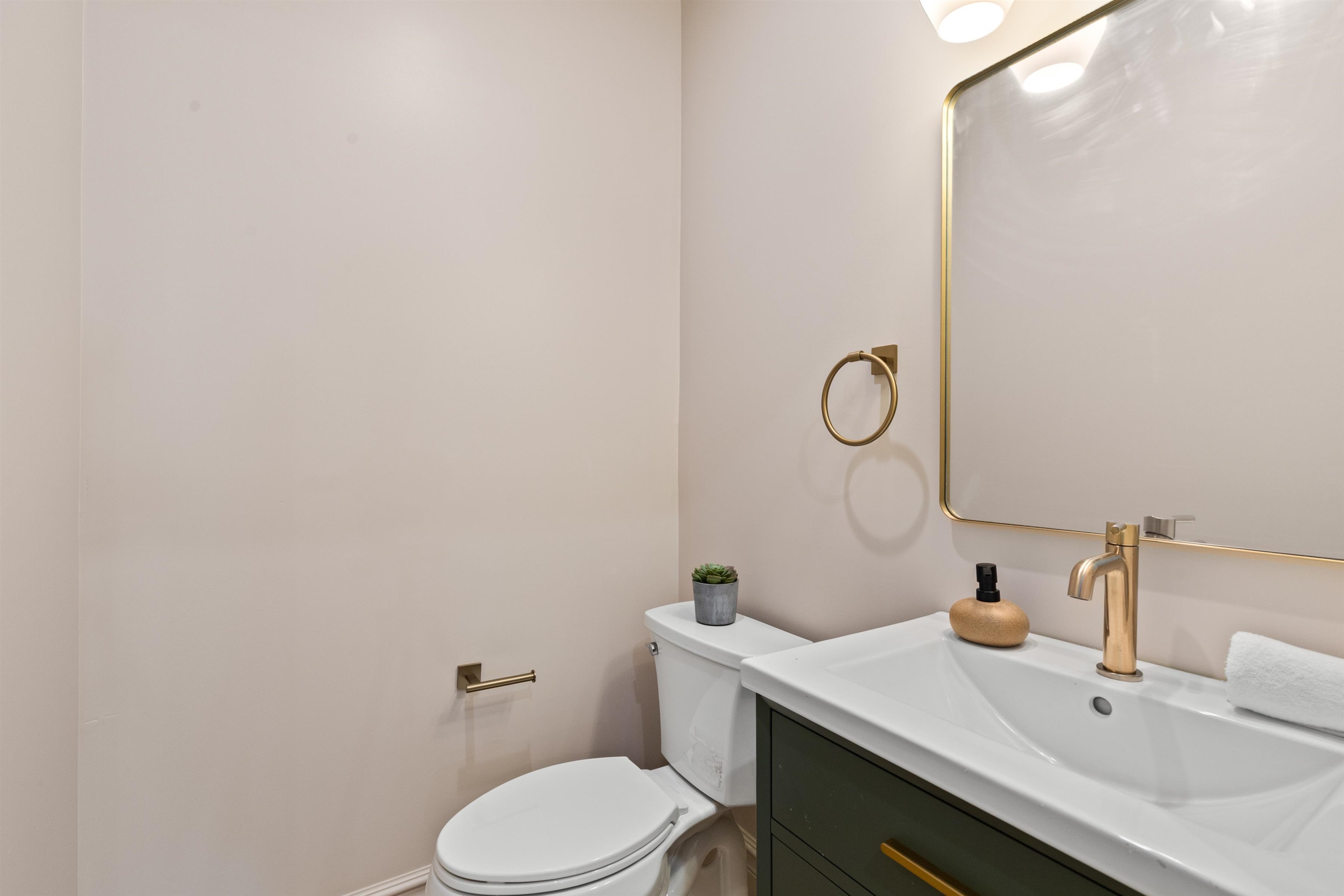 105 ATLANTIC ST Unit: PH-ROOF