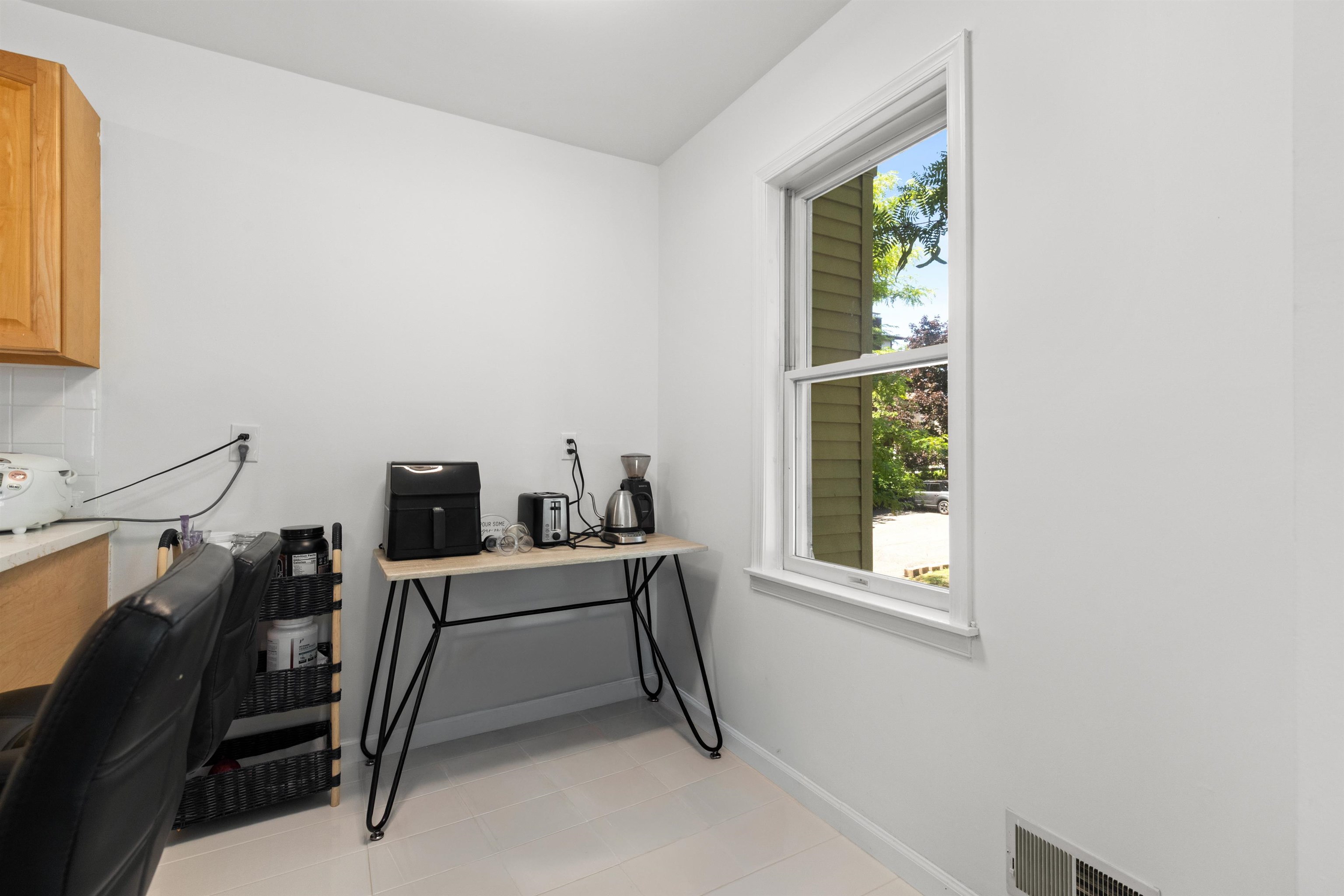 39B HAMILTON AVE