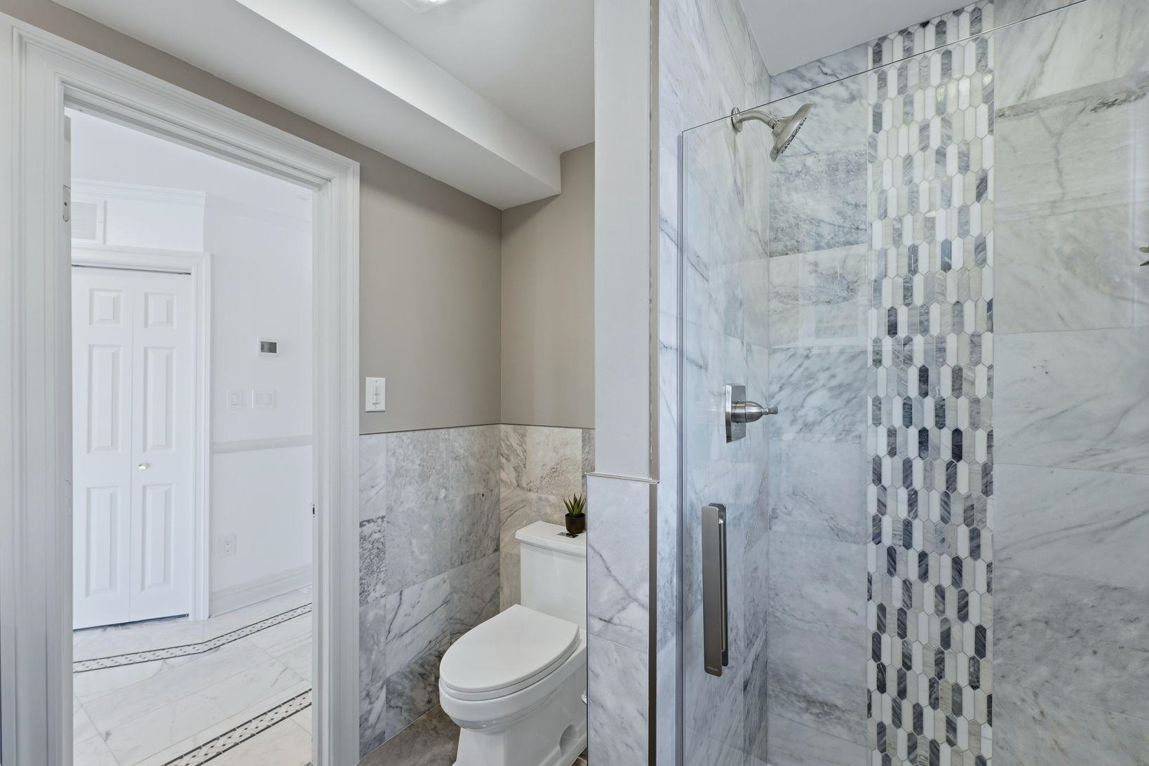 208 OGDEN AVE Unit: #2