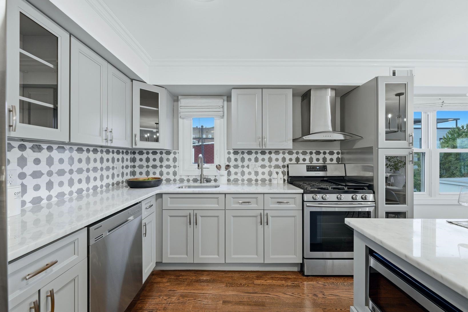 208 OGDEN AVE Unit: #2