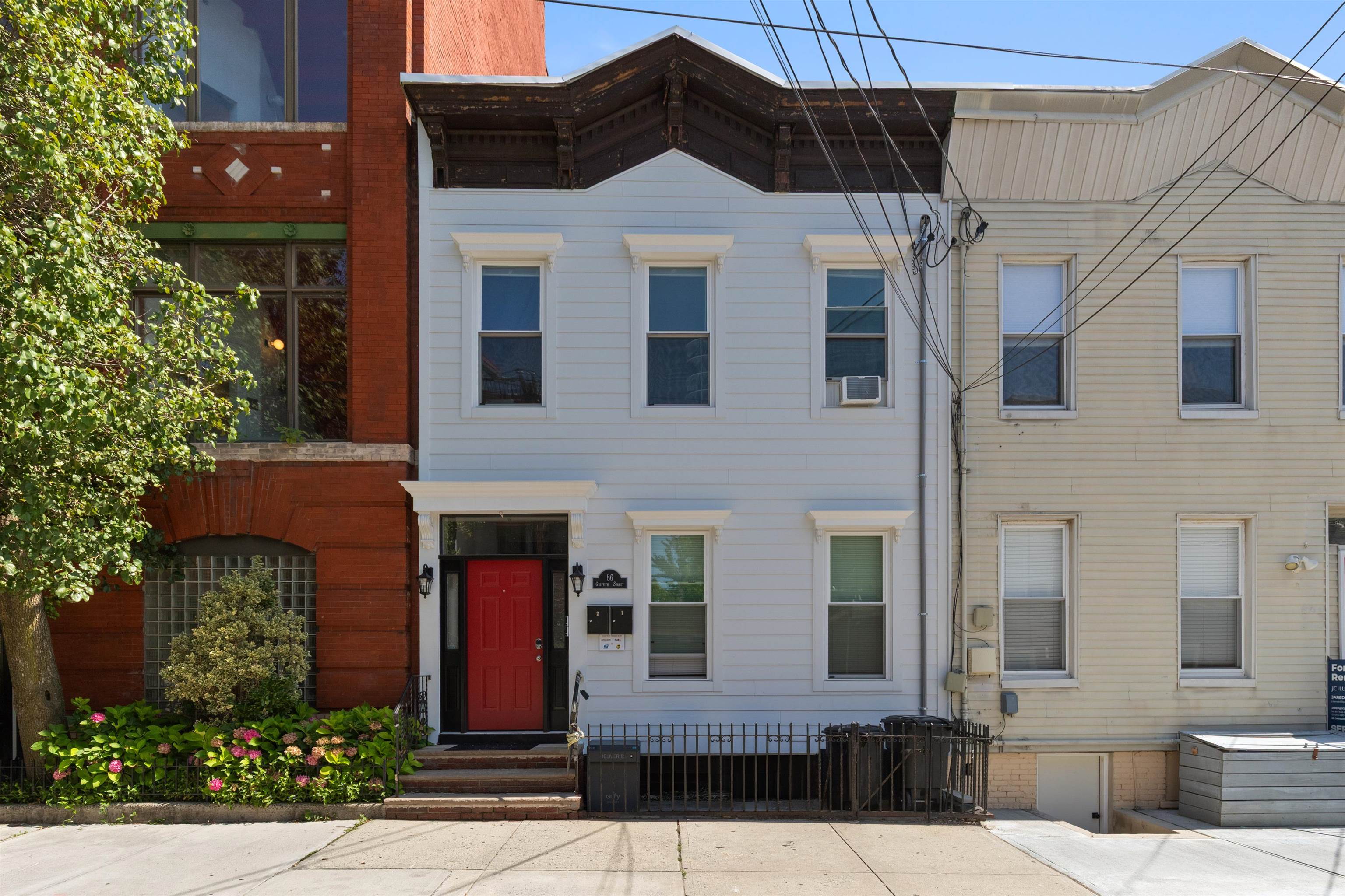 86 GRIFFITH ST Unit: 2