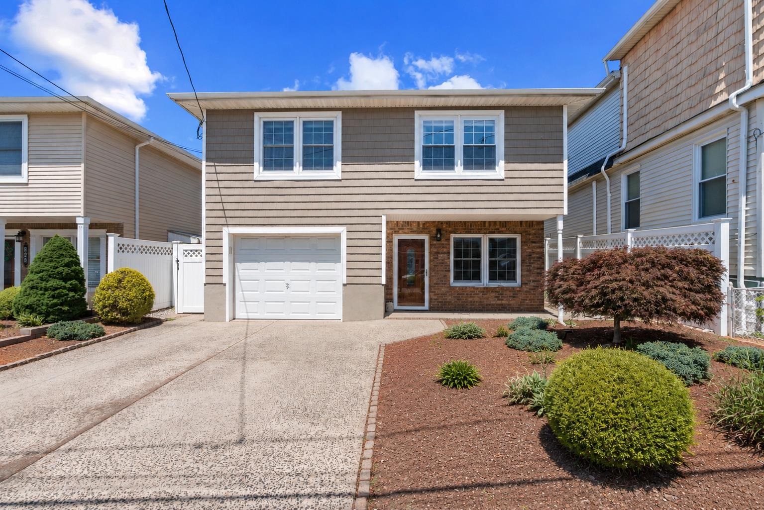 809 2ND ST Unit: 2