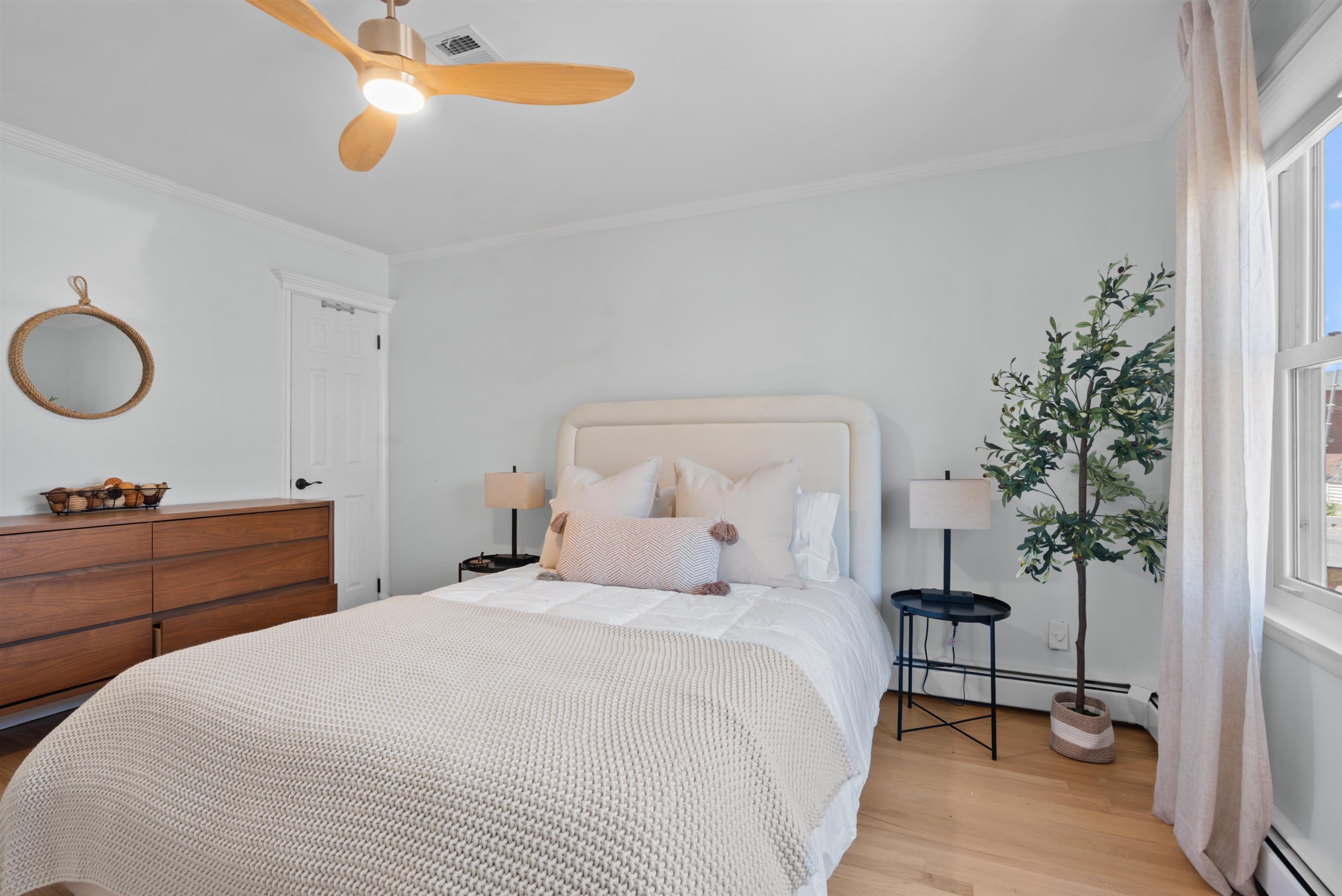 809 2ND ST Unit: 2