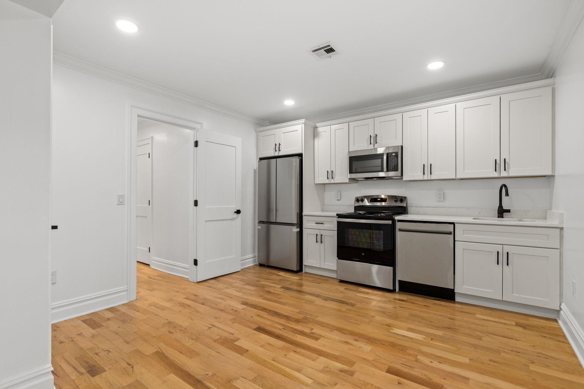 52 BRINKERHOFF ST