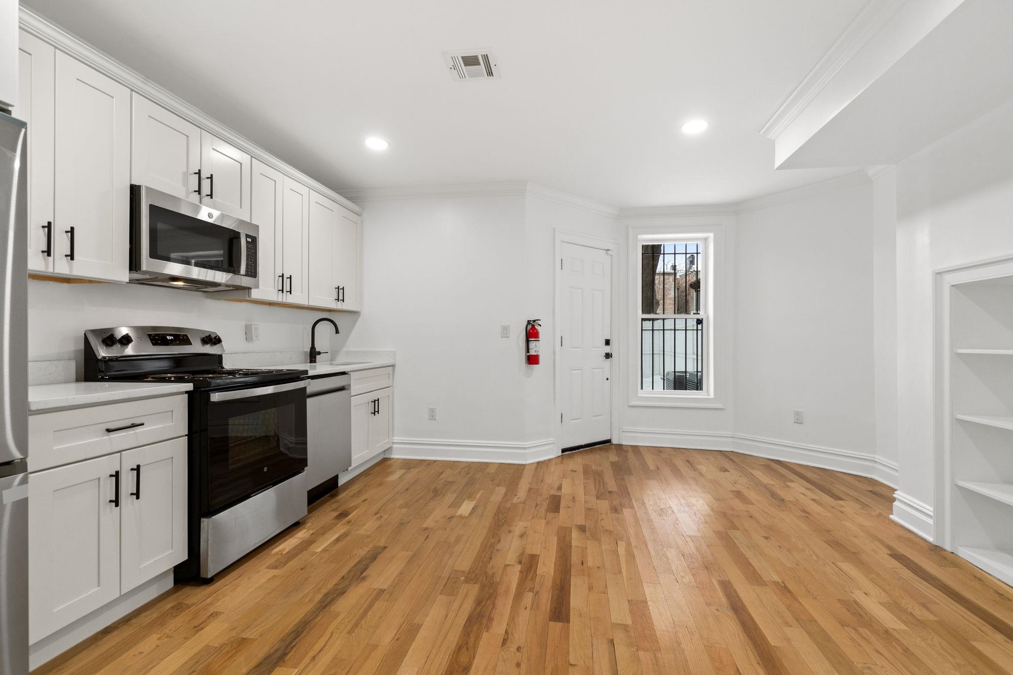 52 BRINKERHOFF ST
