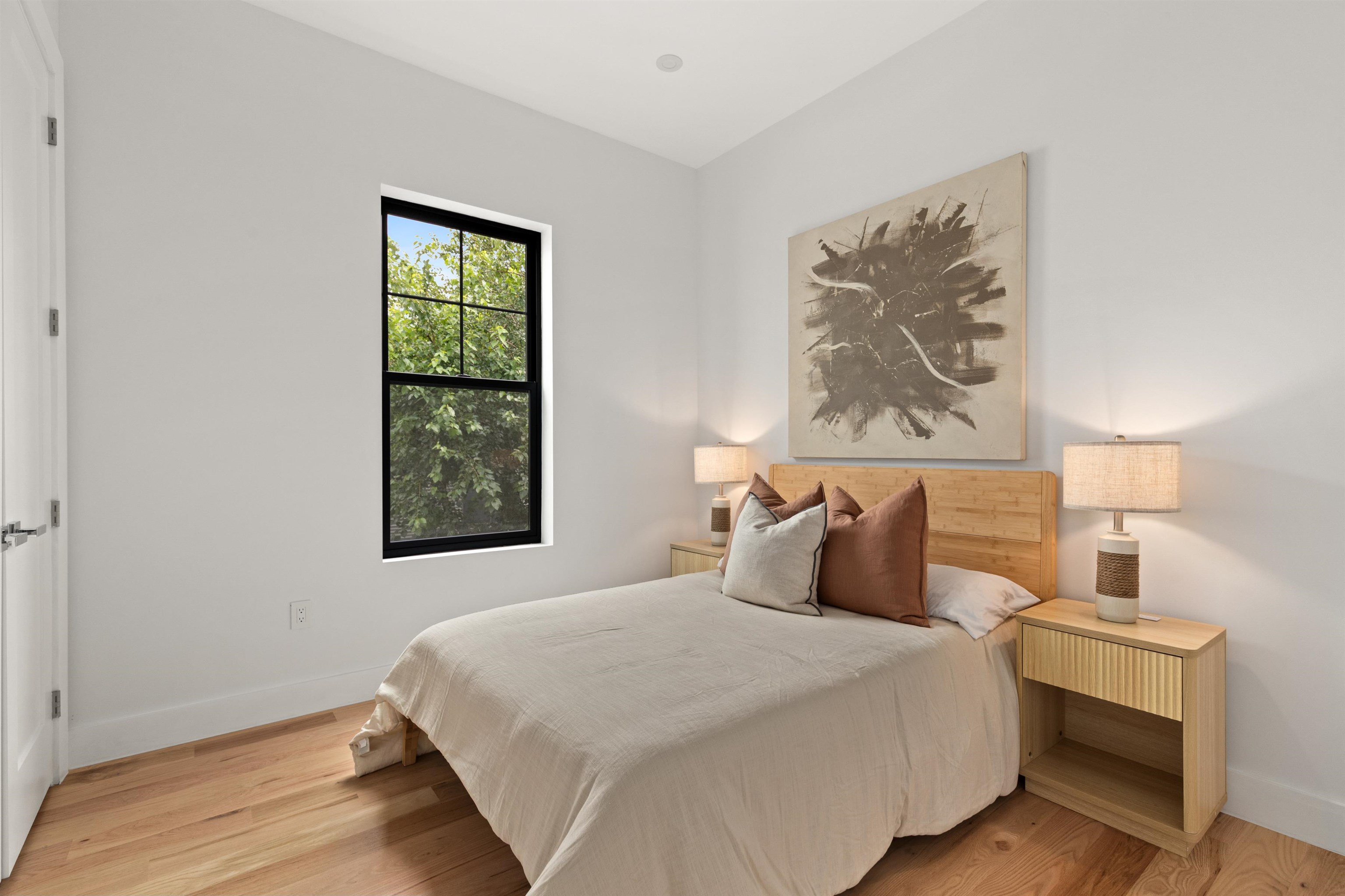 85 SHERMAN PL Unit: Residence 2