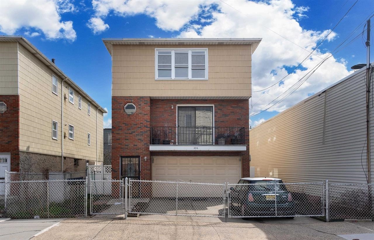 226 WEBSTER AVE Unit: 1A