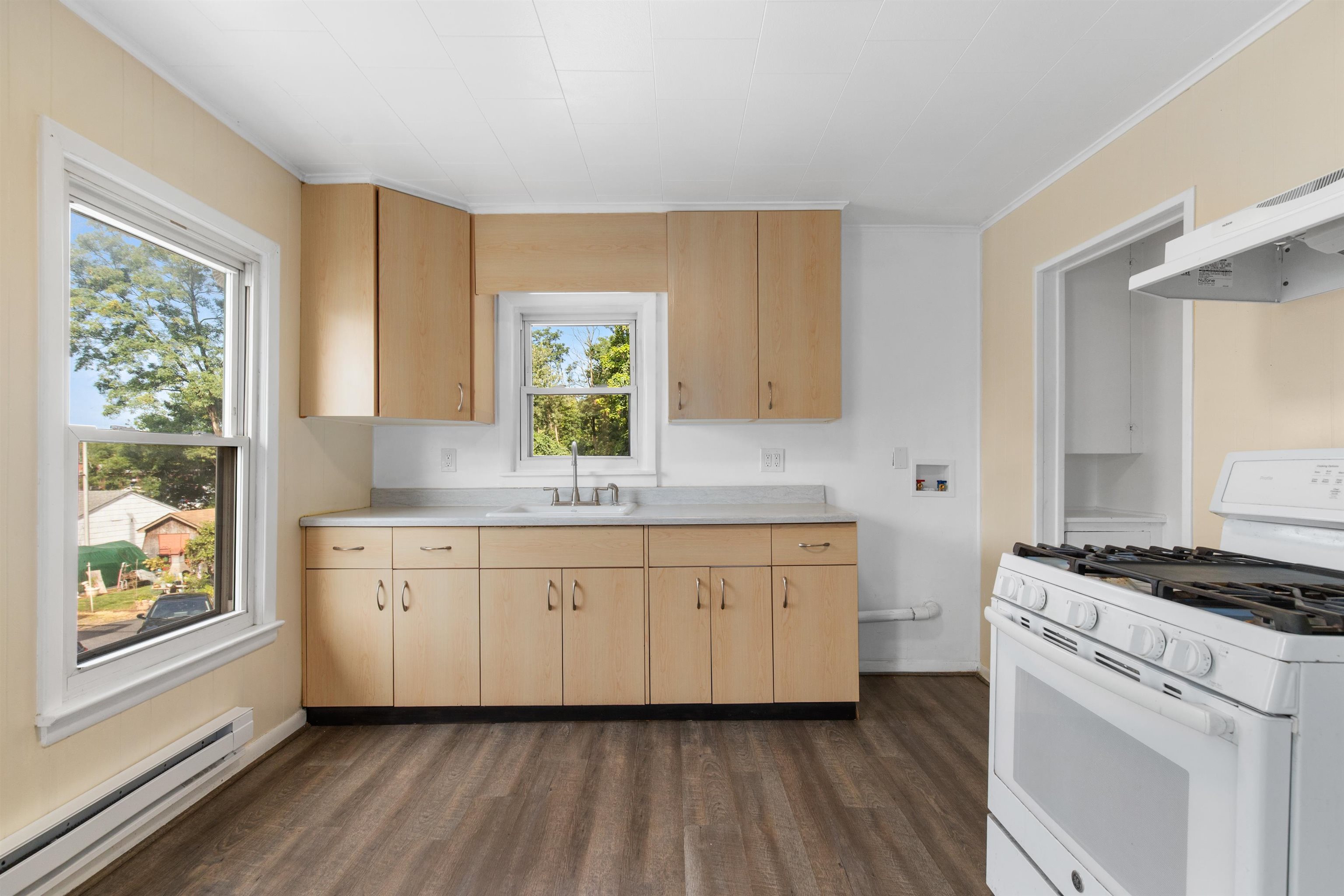 414 SADDLE RIVER RD