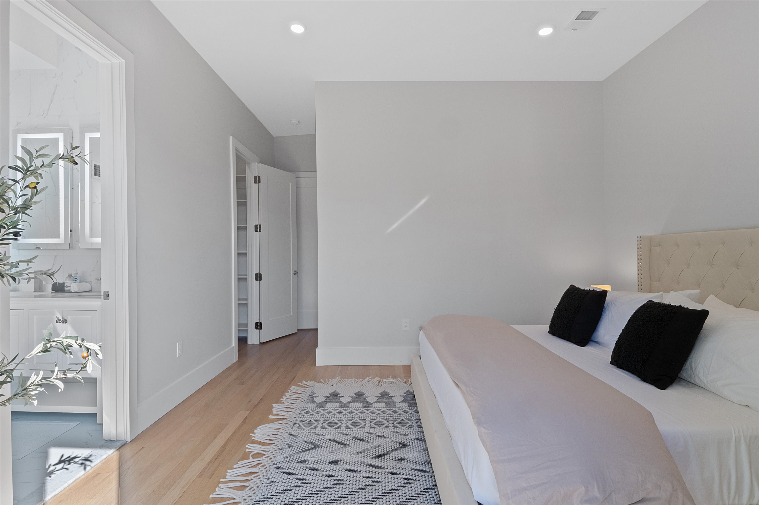 107 ORIENT AVE