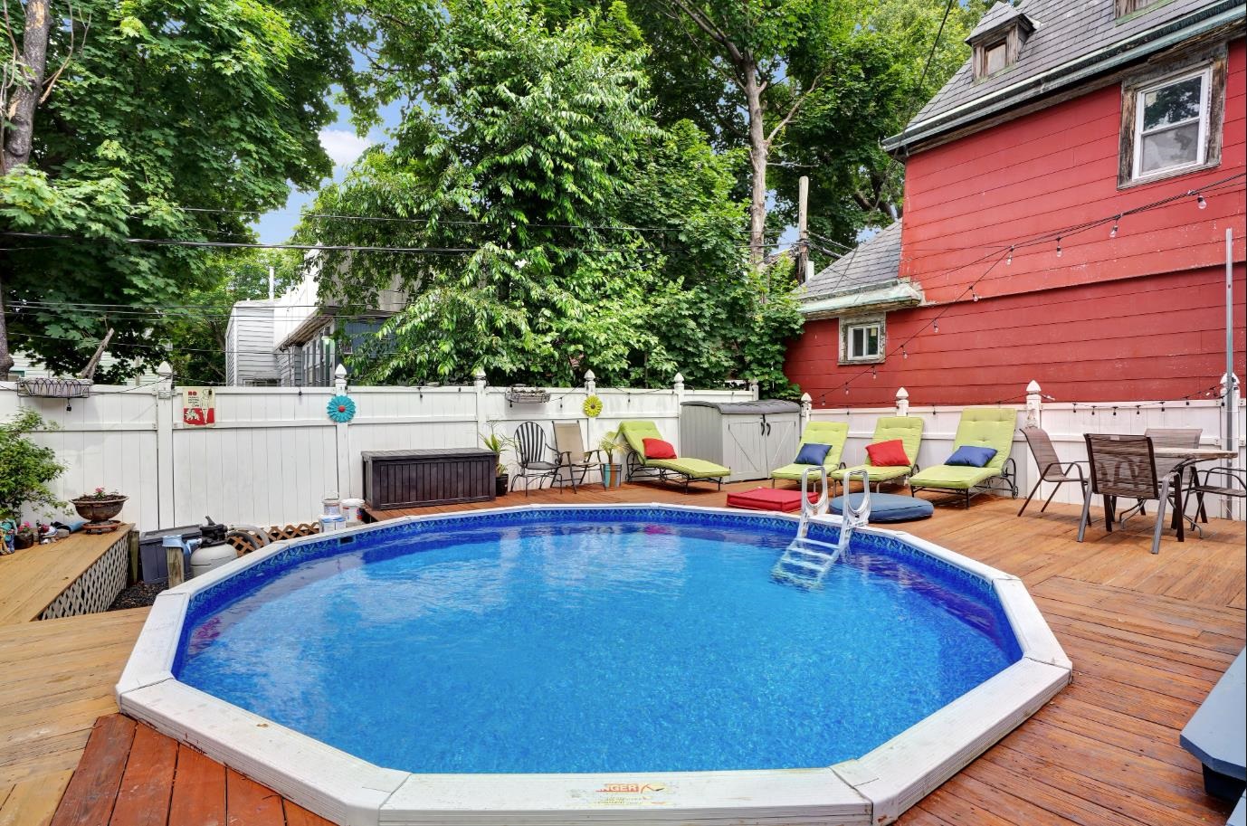 38 BENTLEY AVE
