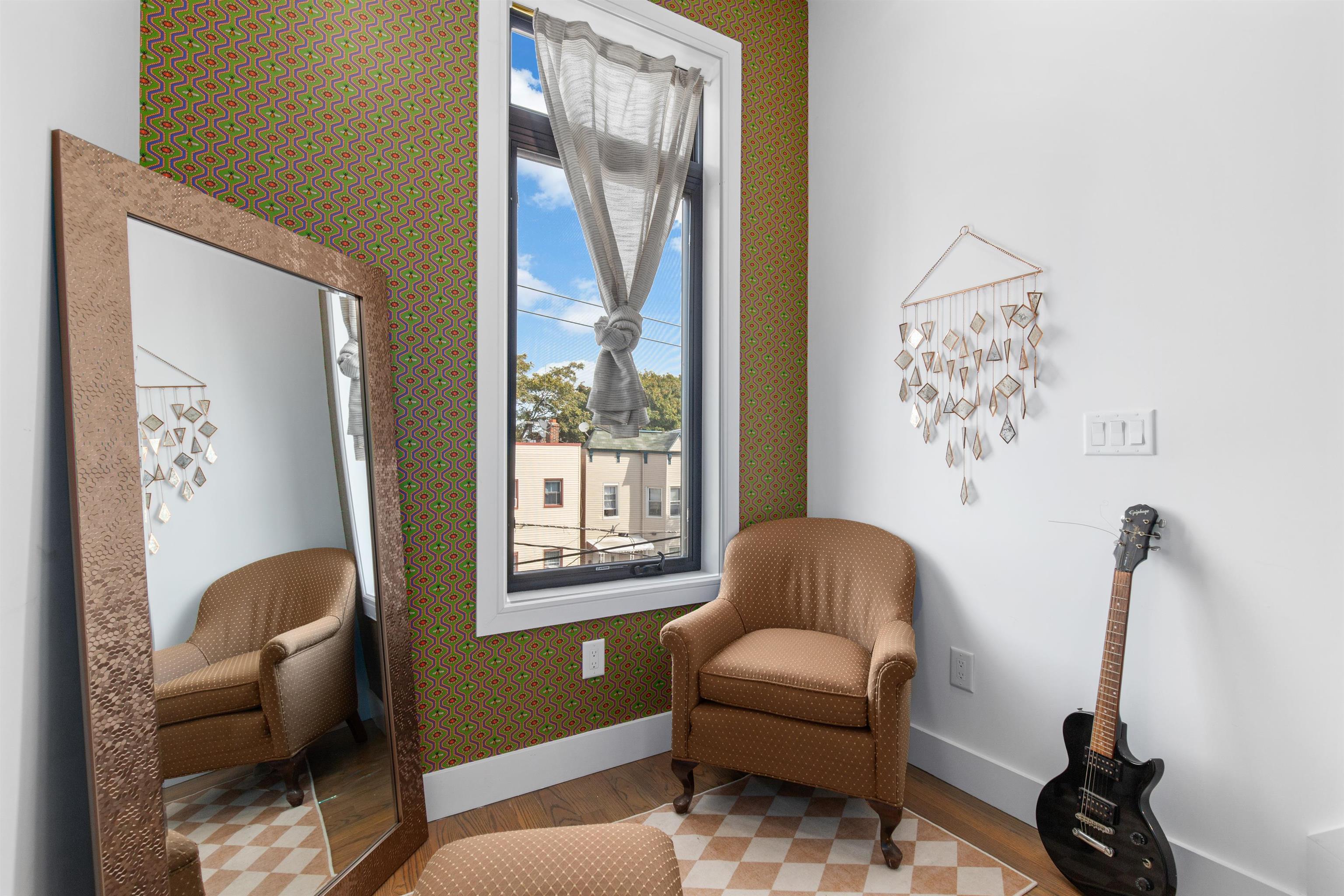 89 LINCOLN ST Unit: Townhouse