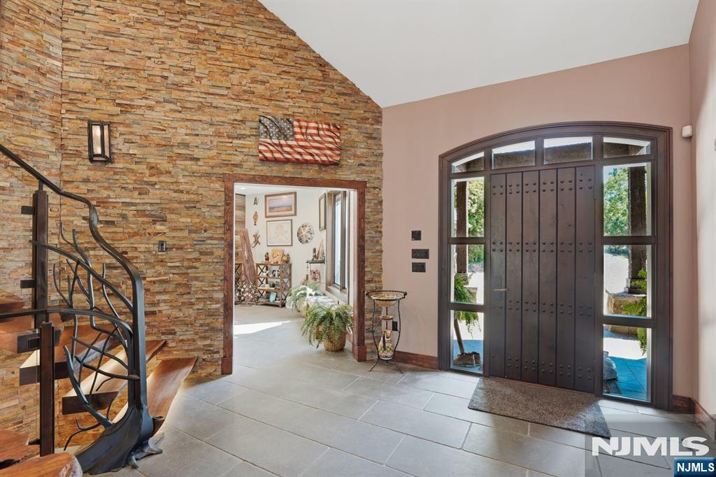 87 Jackson Avenue