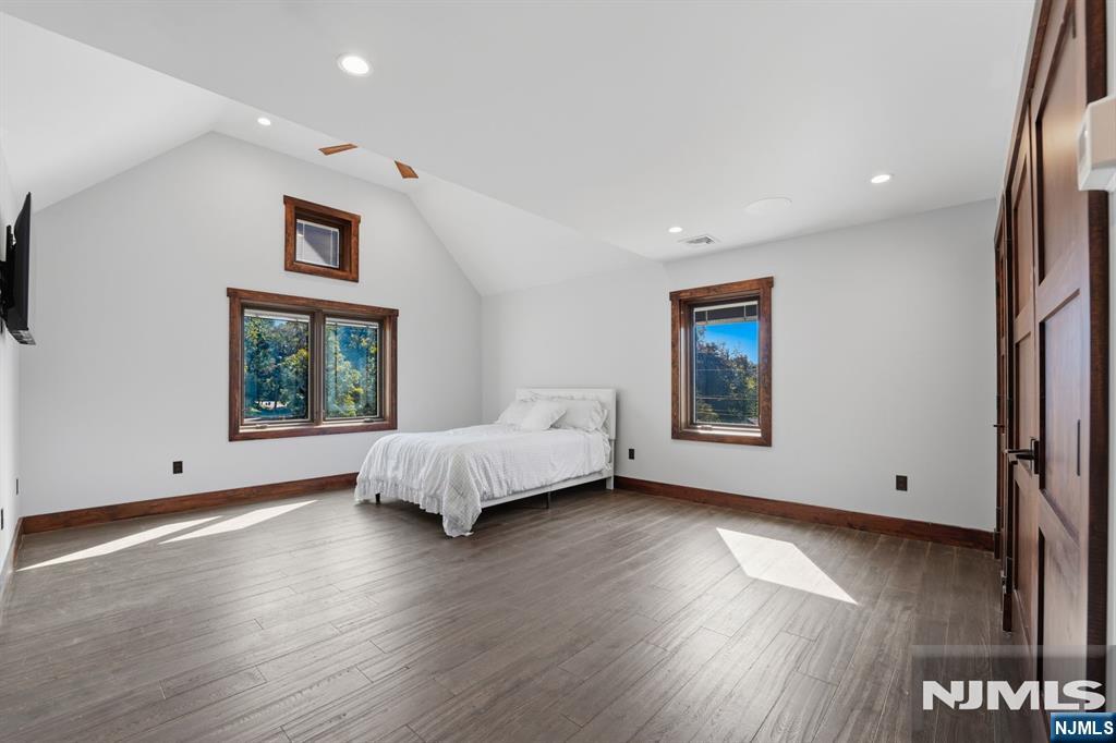 87 Jackson Avenue