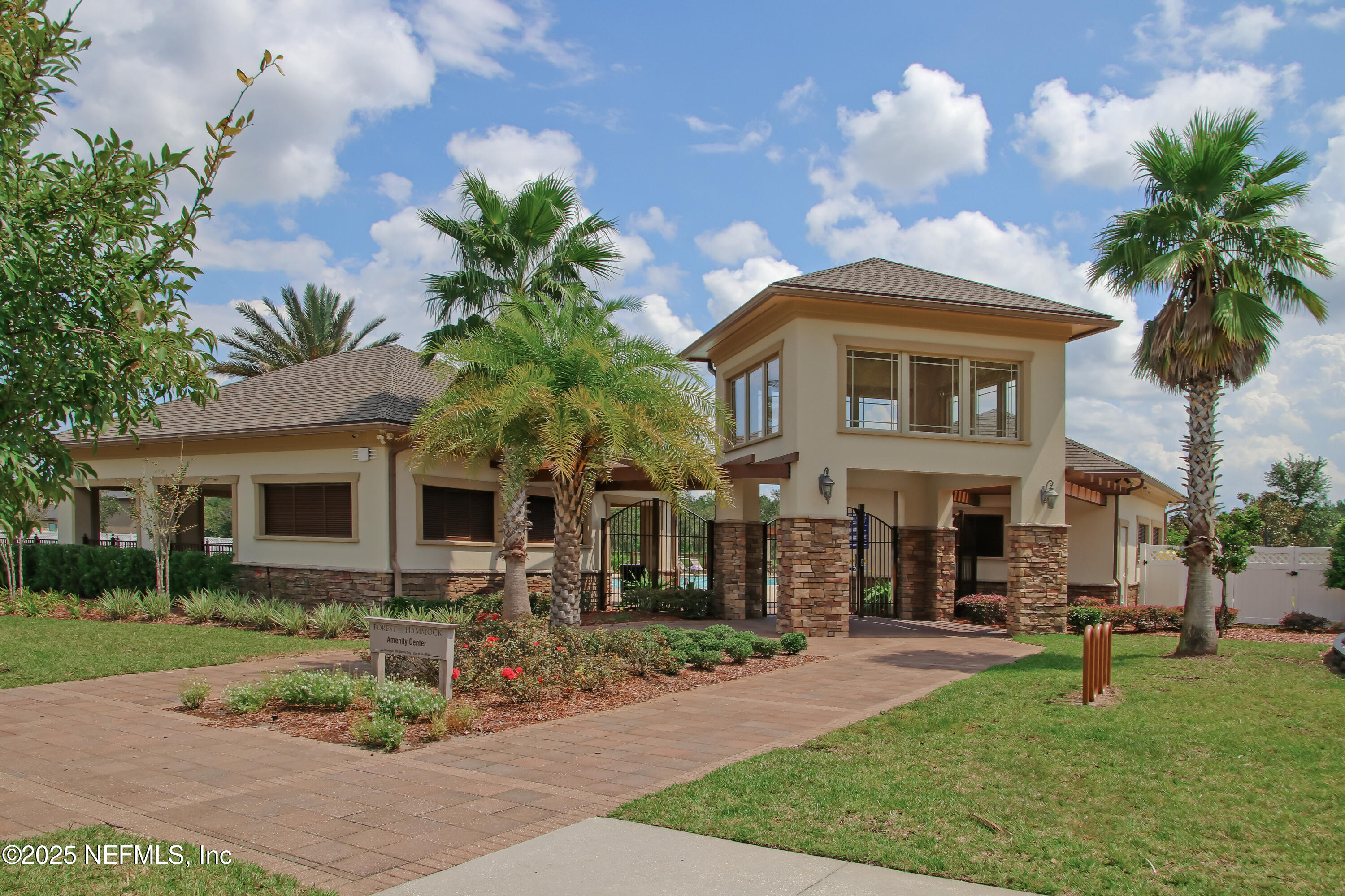 586 DRYSDALE Drive