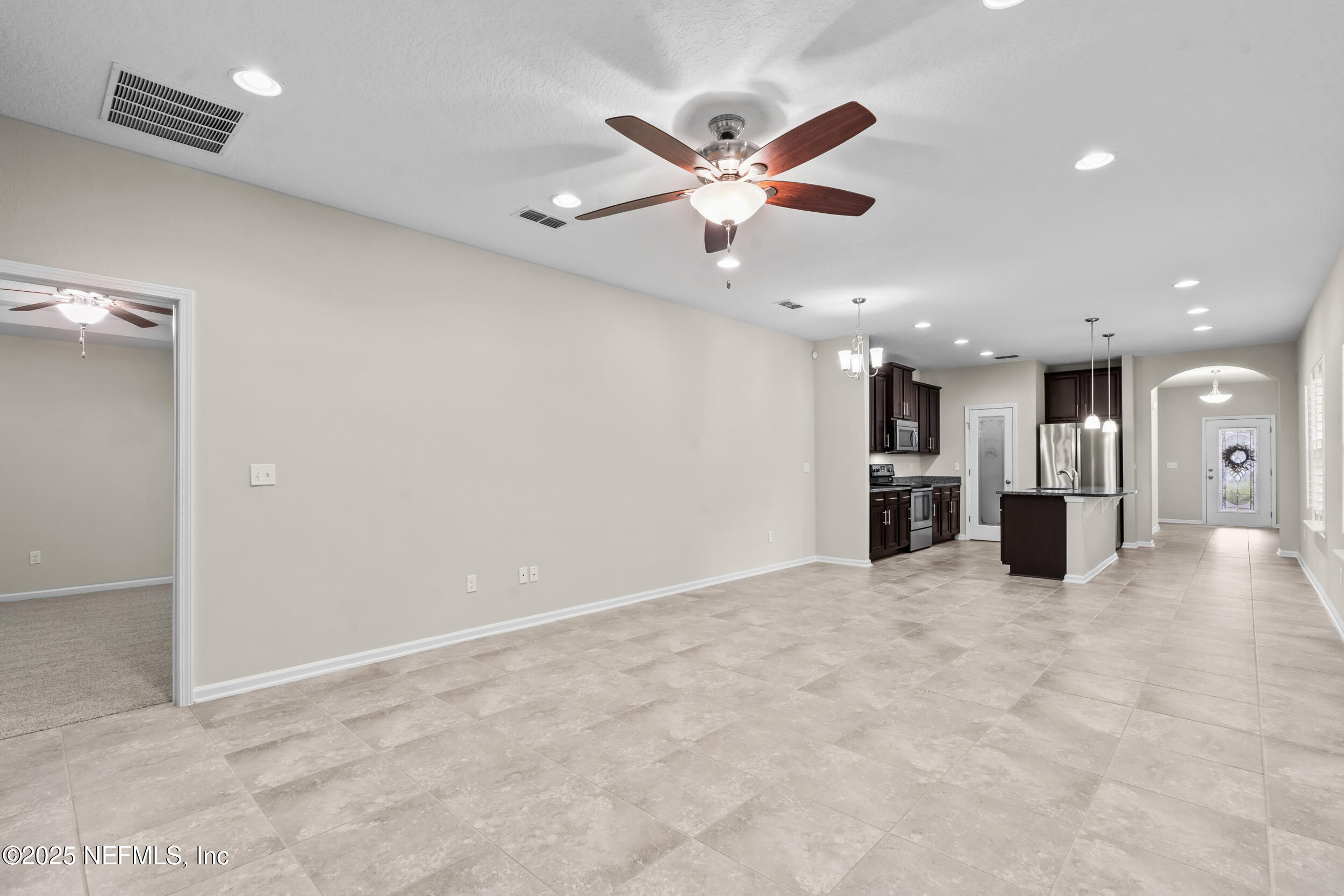 586 DRYSDALE Drive