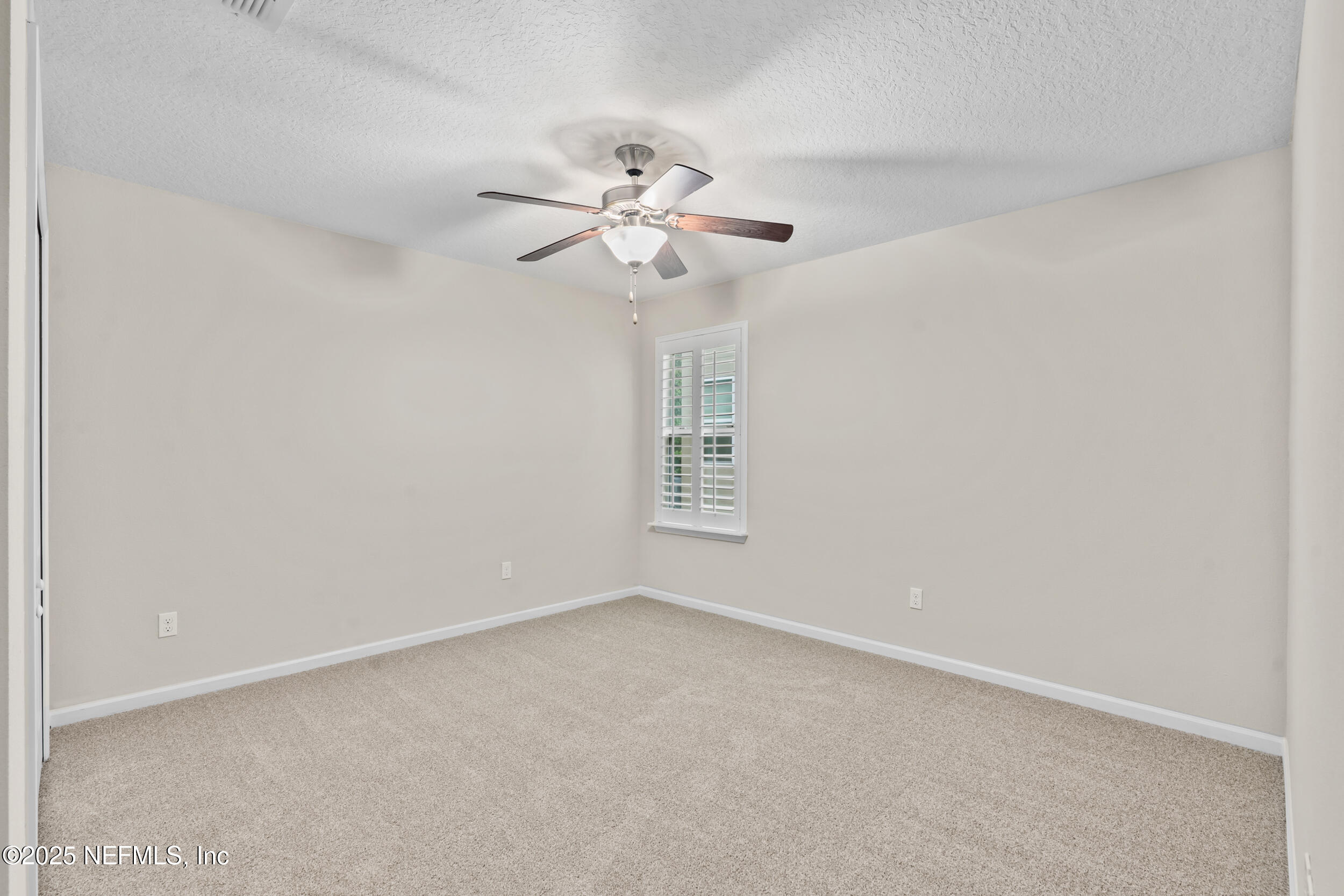 586 DRYSDALE Drive