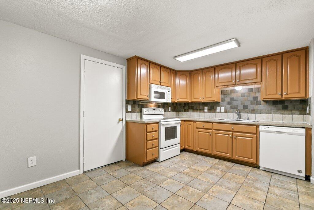 2639 SUNRISE VILLAGE Drive B