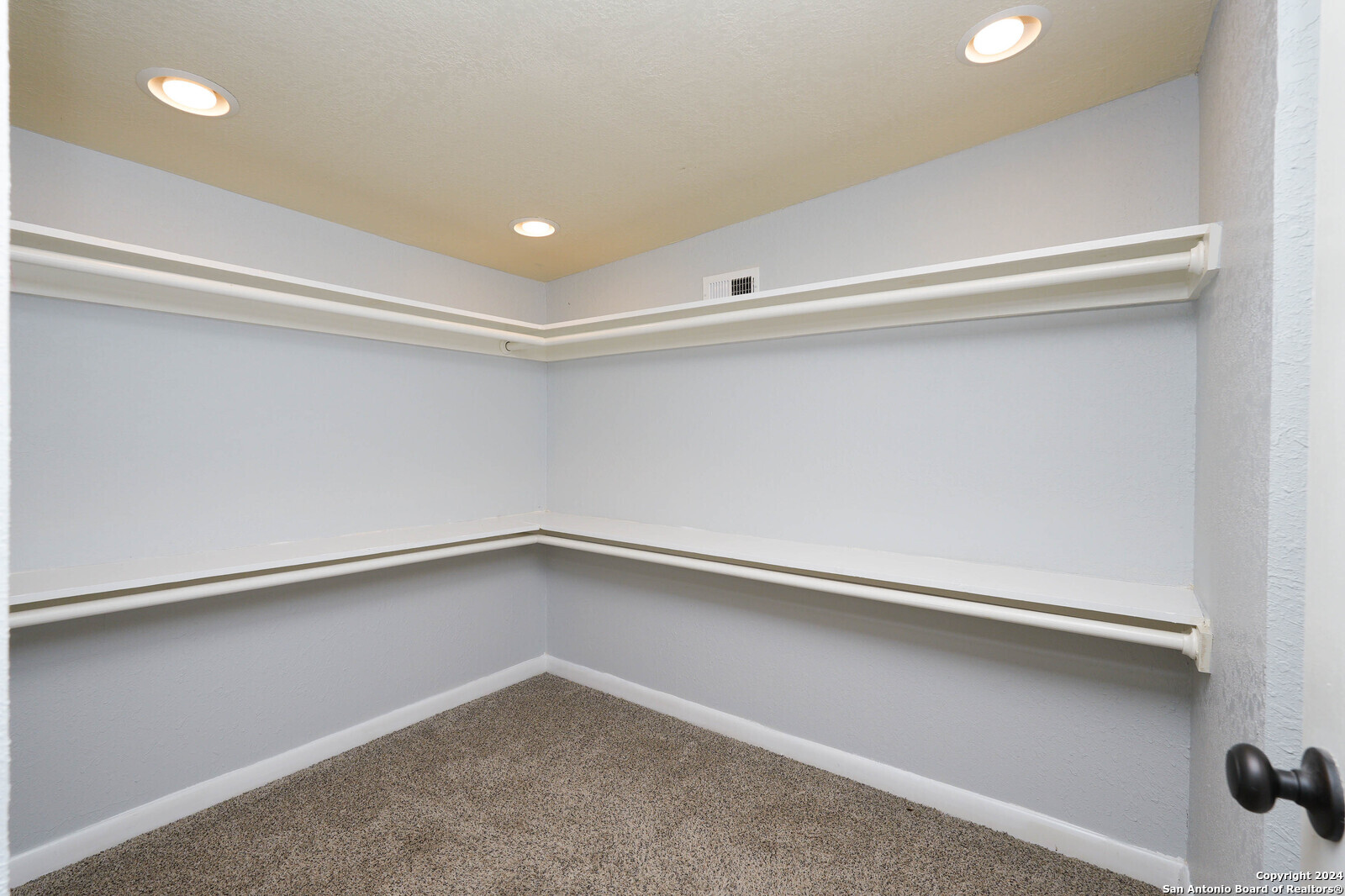 244 SEFORD DR