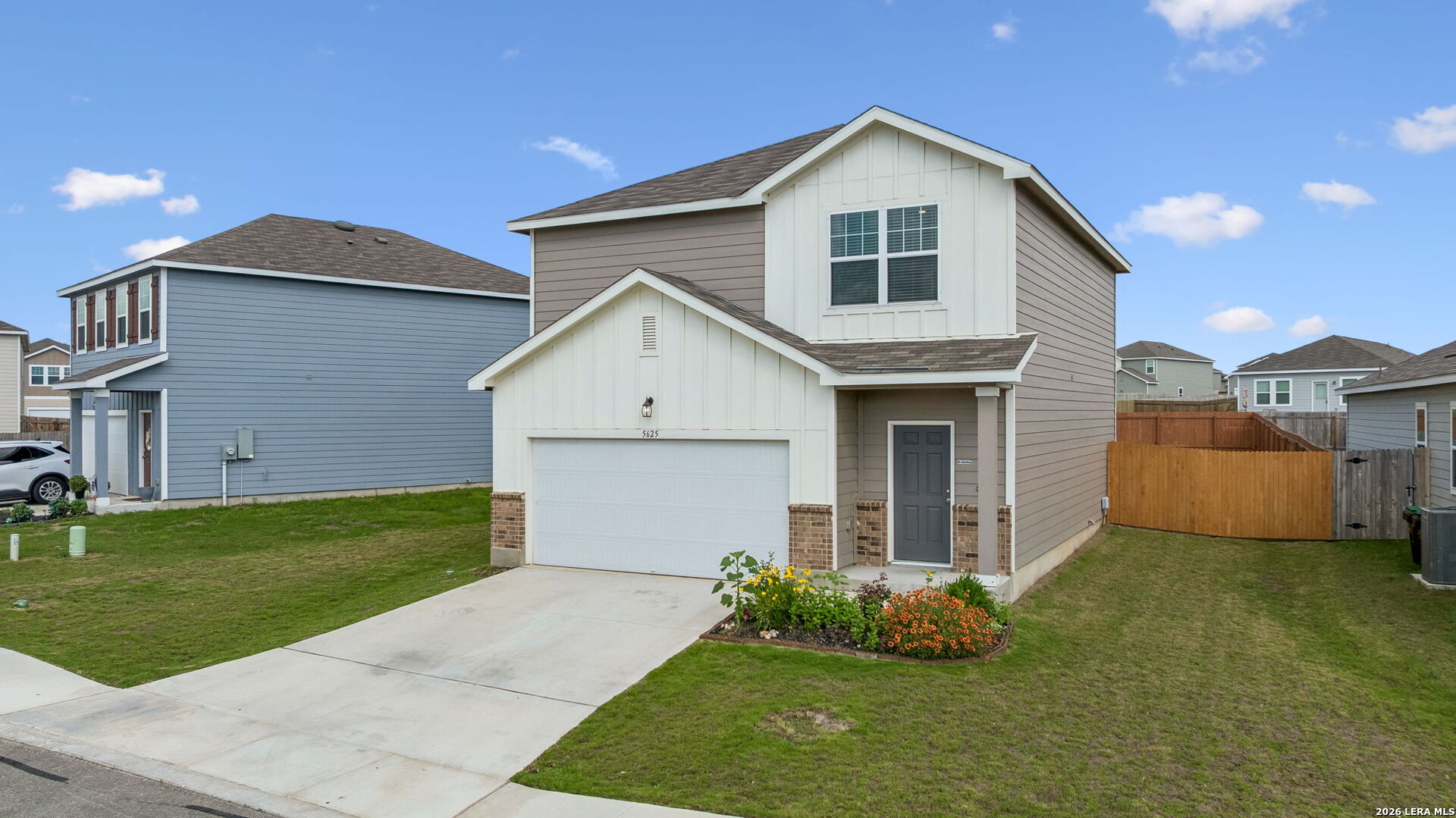 5625 ROWAN RDG
