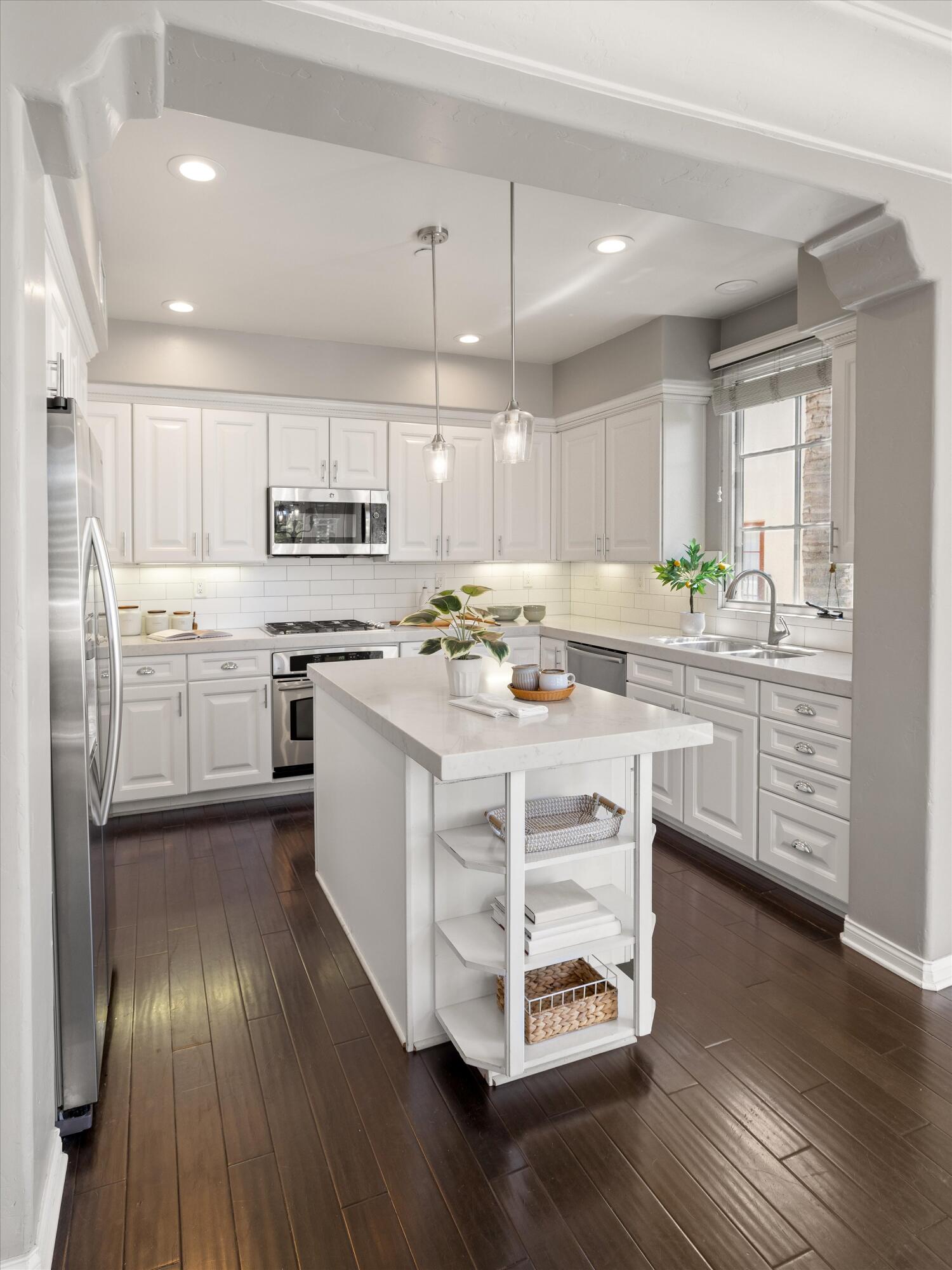 218 Santa Barbara Street Unit: B