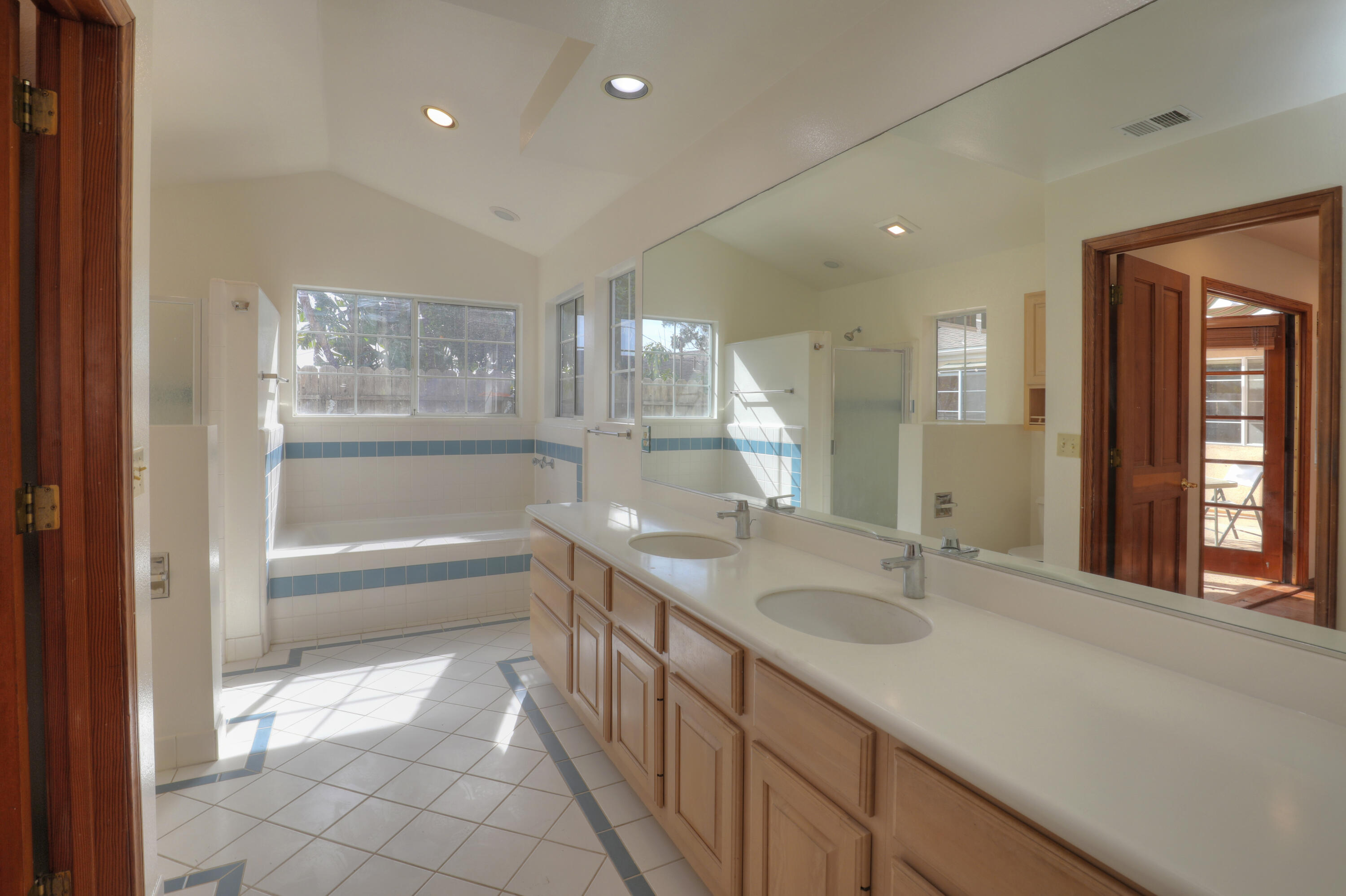 129 San Clemente Avenue