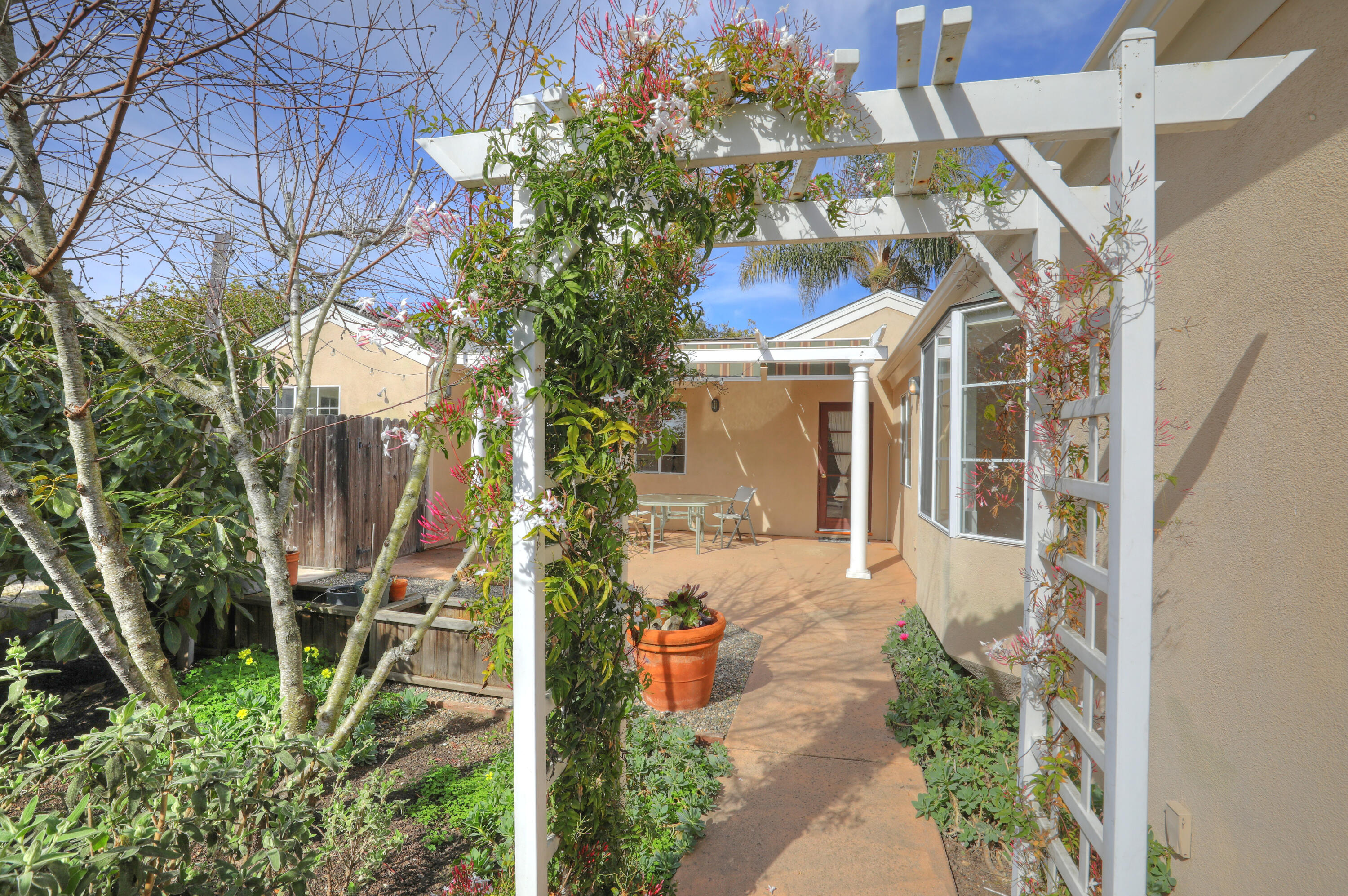 129 San Clemente Avenue