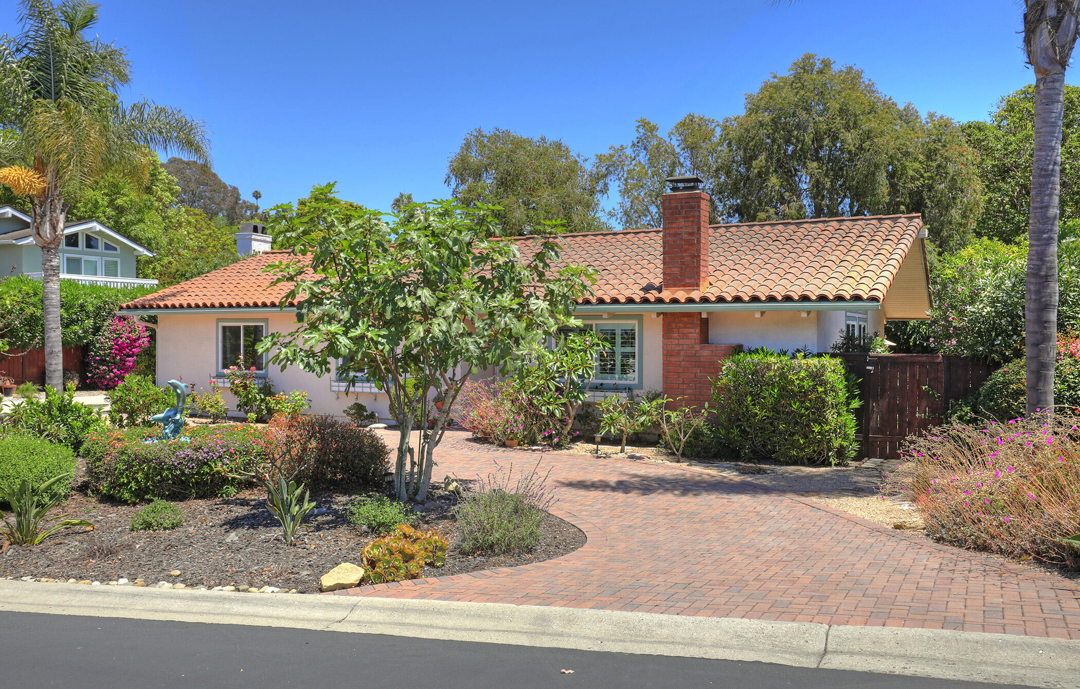 2110 Cliff Drive