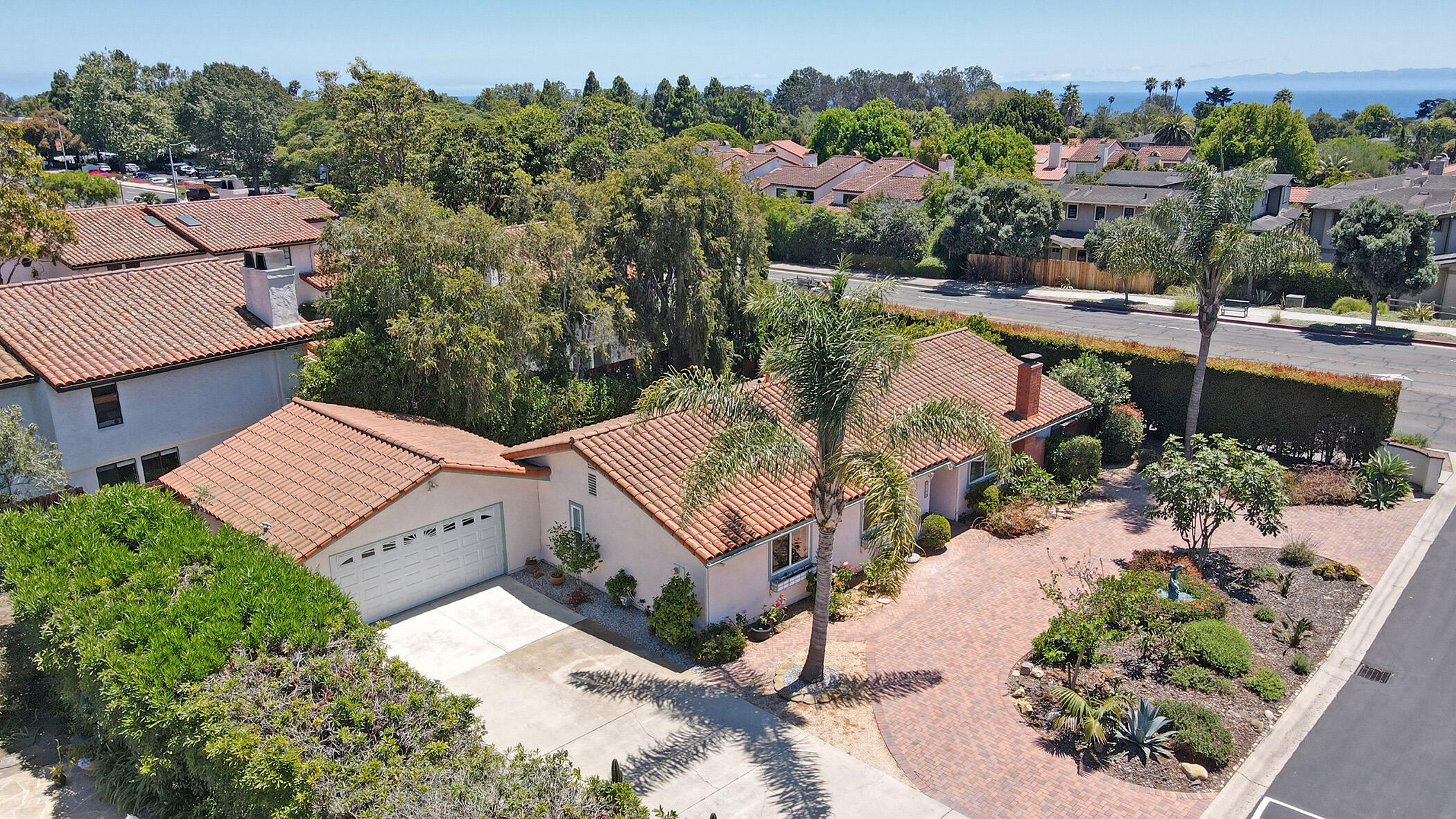 2110 Cliff Drive