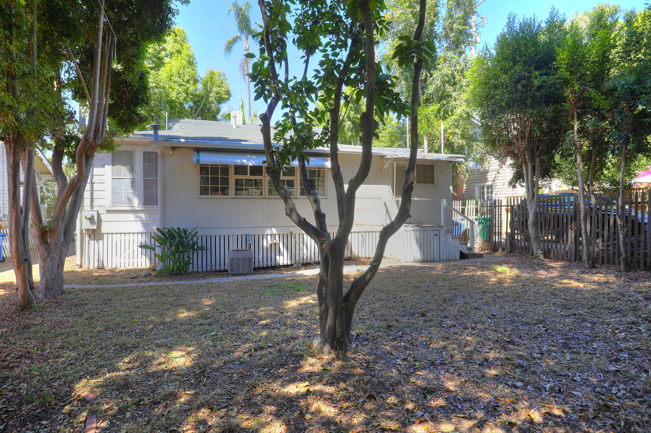 117 W Valerio Street