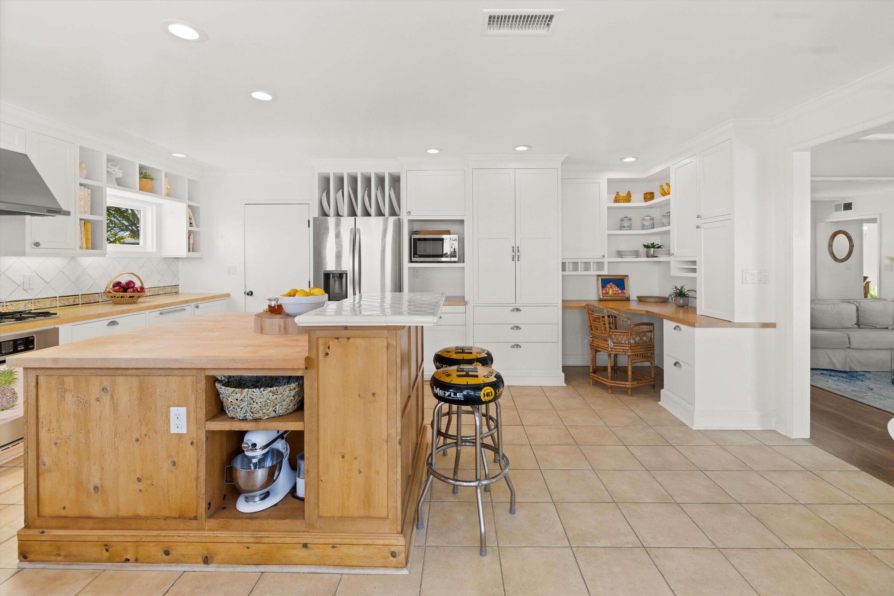 630 Litchfield Lane