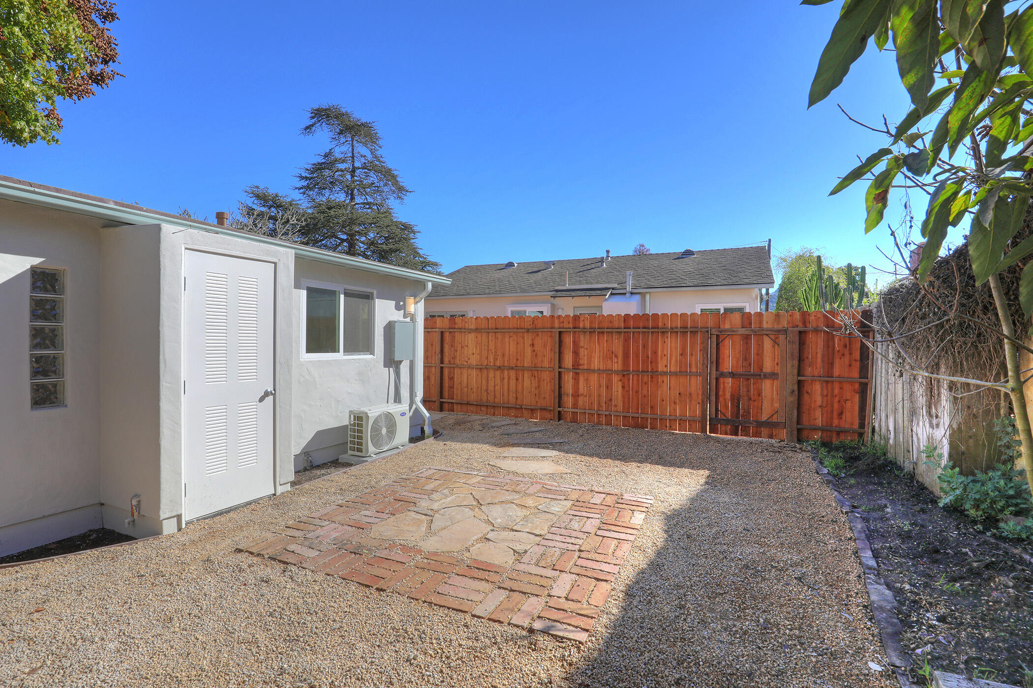 826 Alberta Avenue