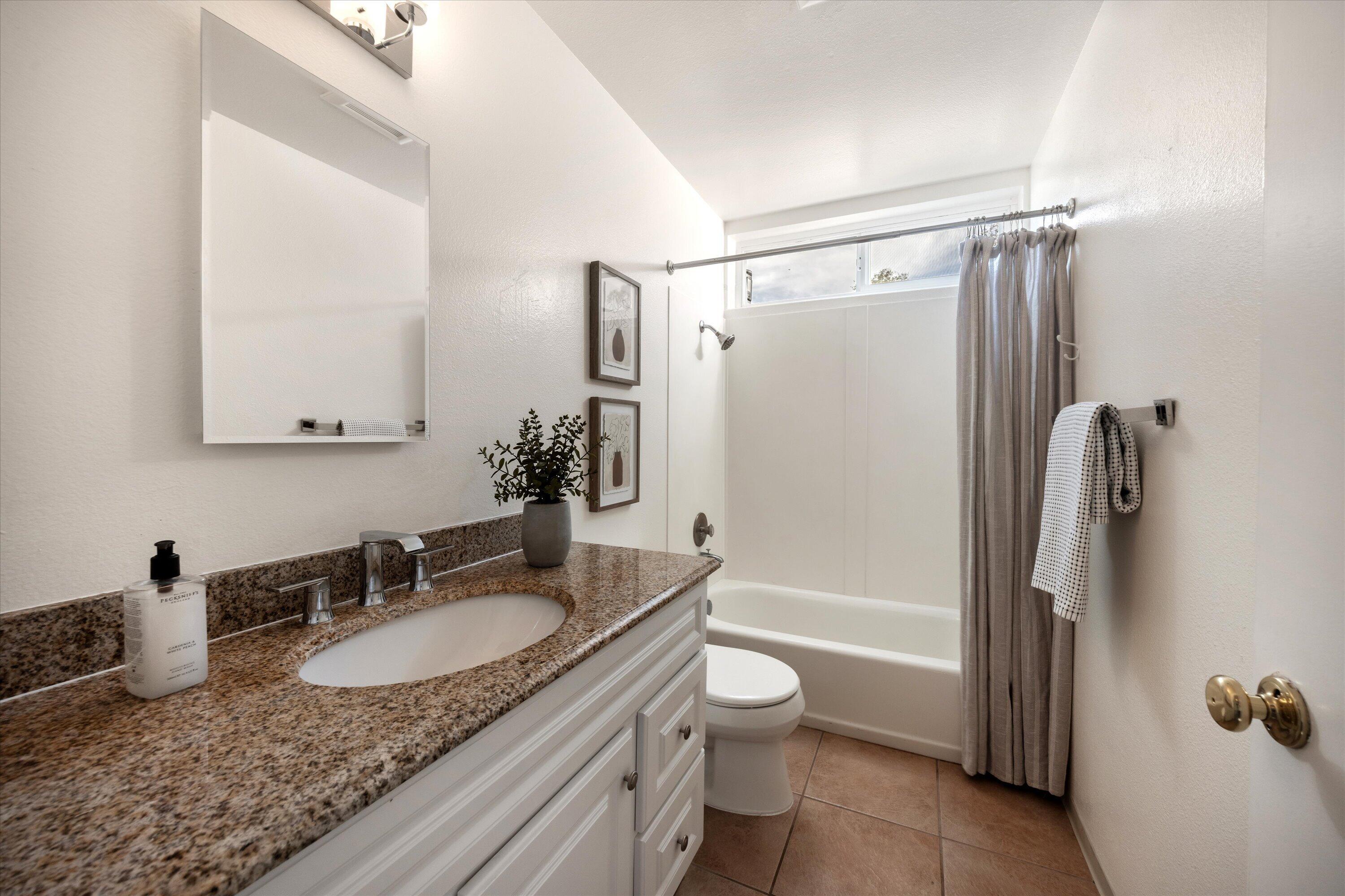 5053 Rhoads Avenue Apt F