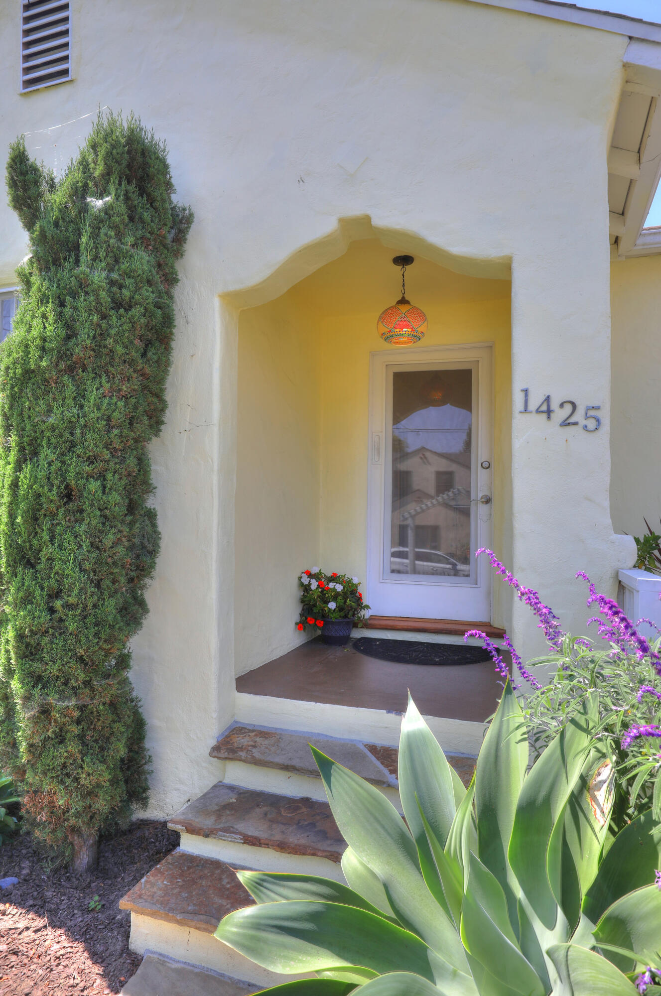 1425 Mountain Avenue