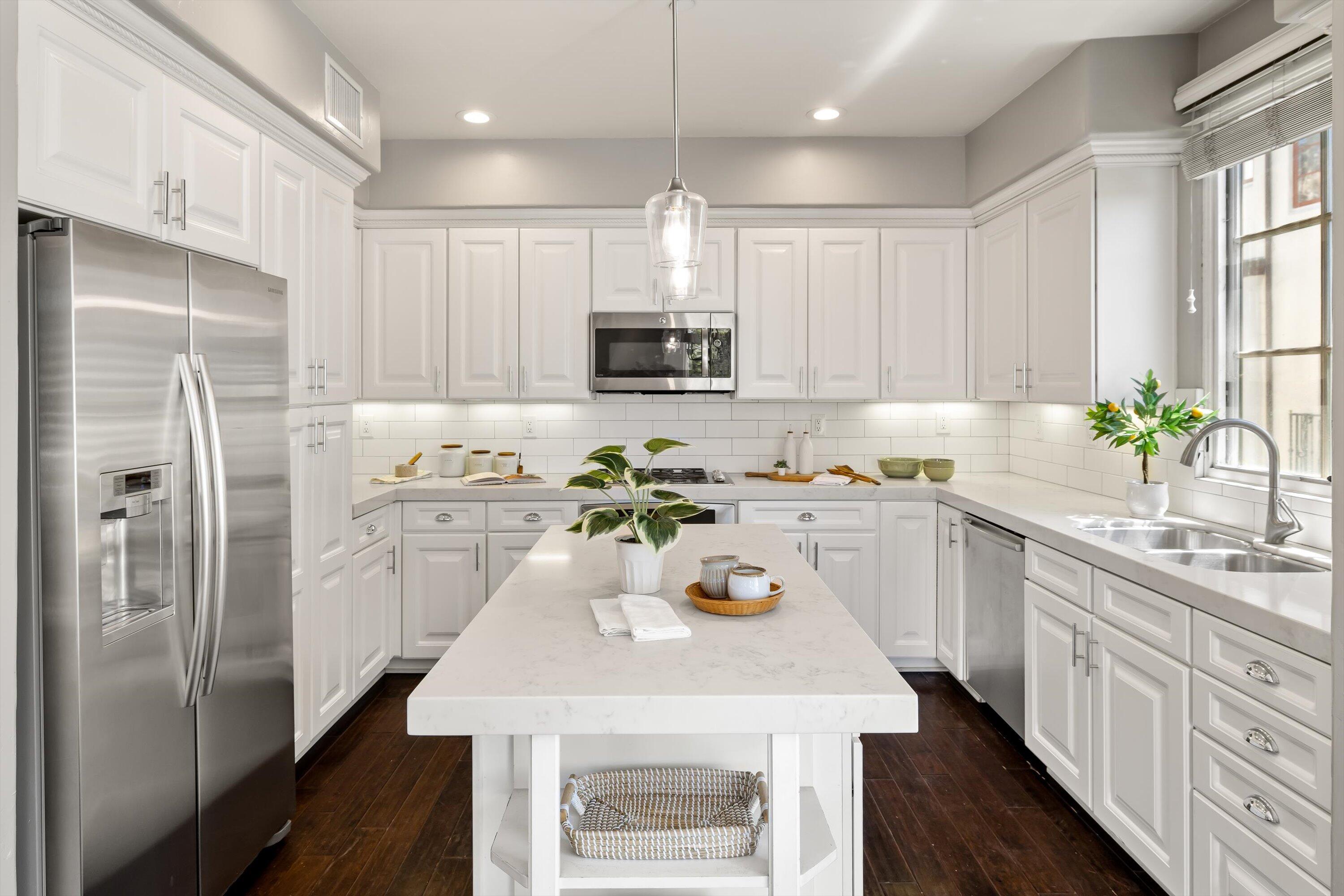 218 Santa Barbara Street Unit: B