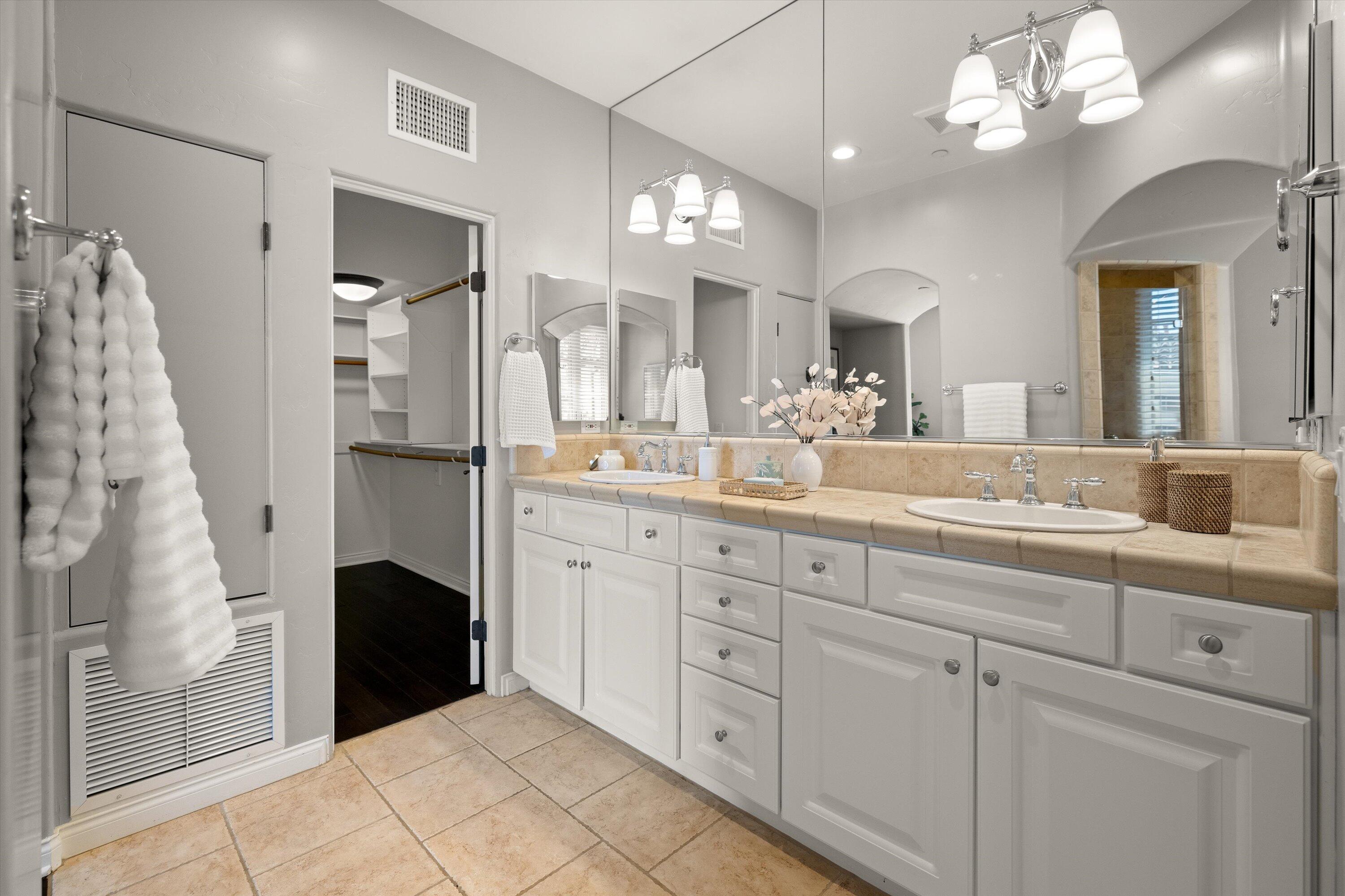218 Santa Barbara Street Unit: B